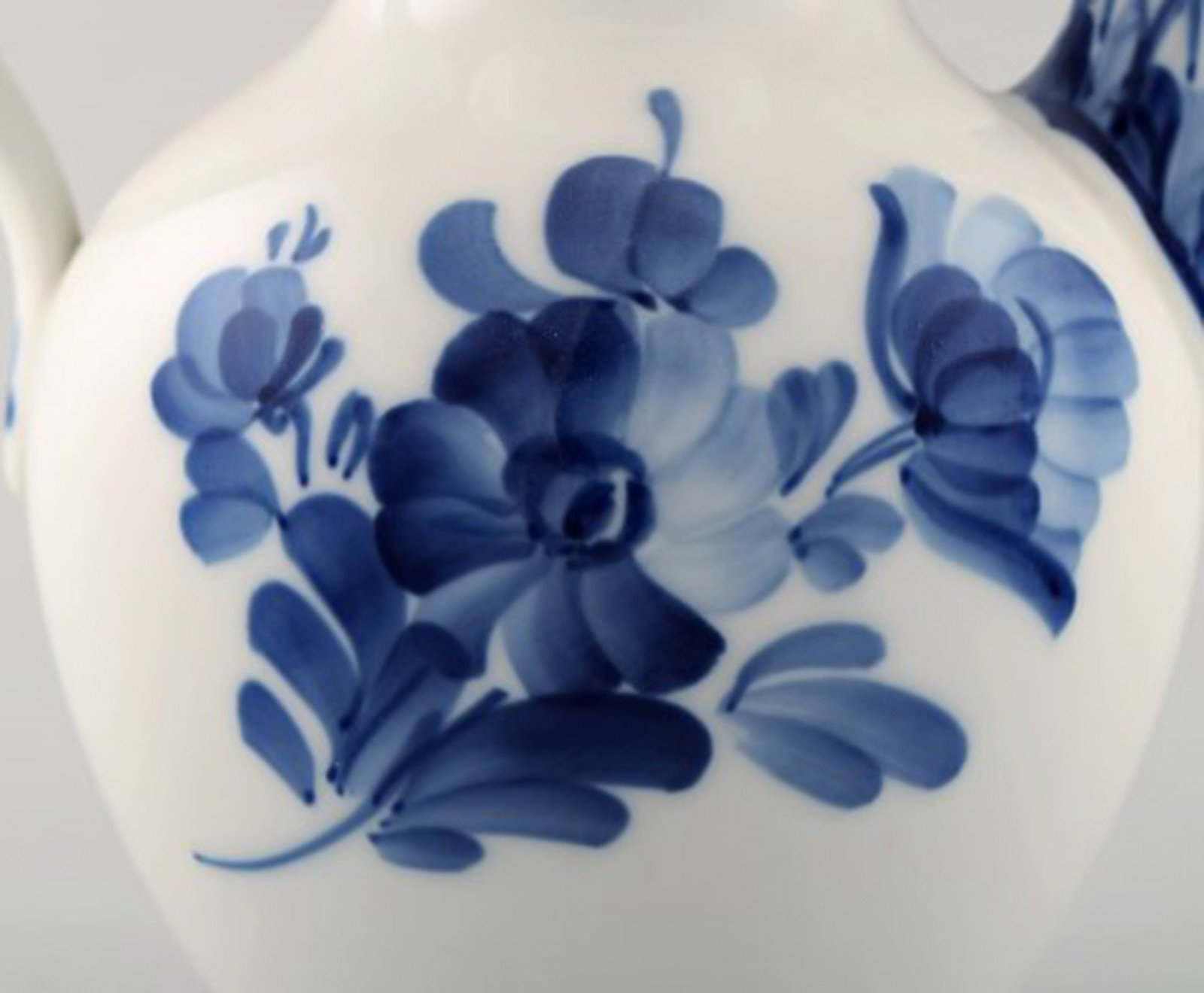 Royal Copenhagen Blue Flower Braided 10/8034 coffee pot. - 5