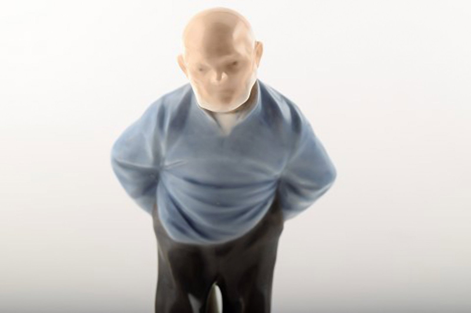 Rare Royal Copenhagen Porcelain figurine number 1001, older man. - 3
