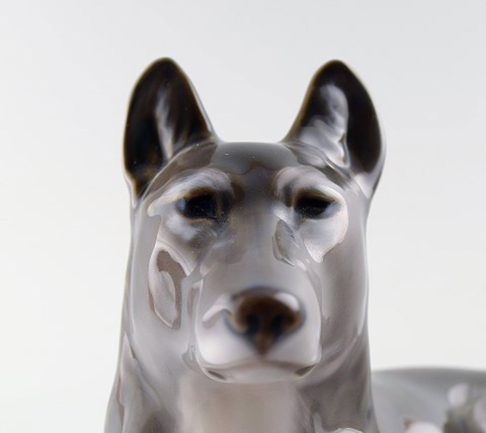 Rare Royal Copenhagen Alsatian German shepherd number 2940. - 3