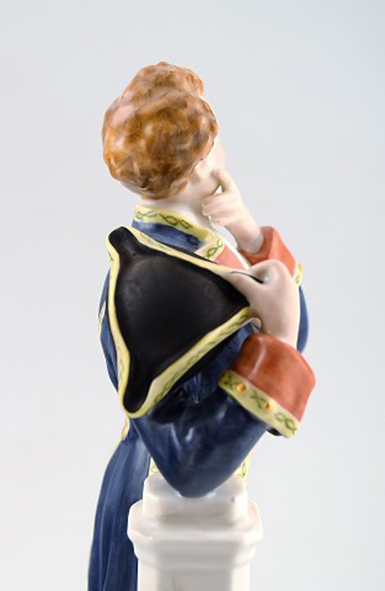 Bing & Grondahl Oluf Poulsen in the role of Henrik, B&G 8001 Ludvig Holberg 1884 "Henrik" Masquerade - 4