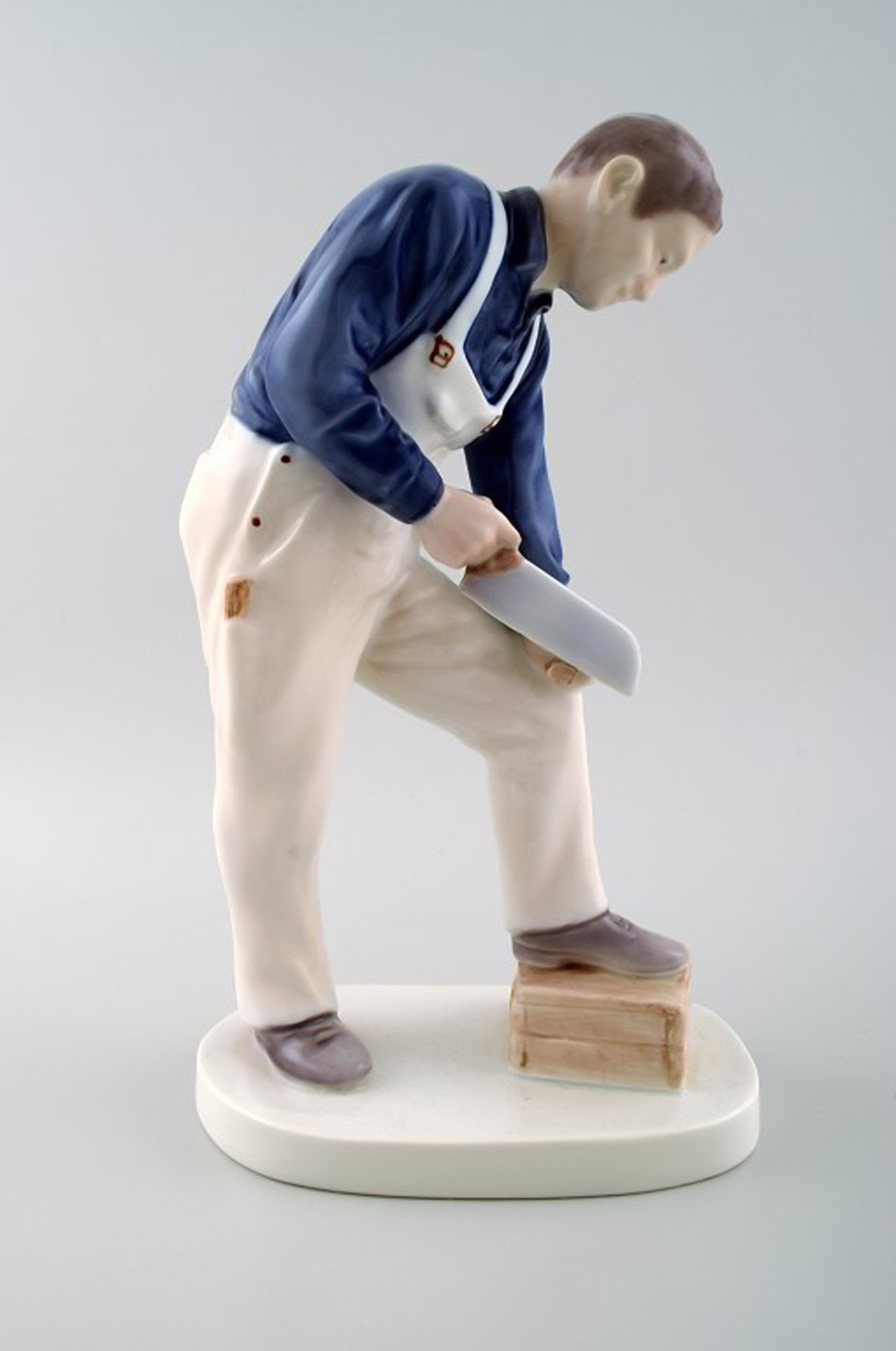 Bing & Grondahl Figure Craftsman 2434 Carpenter. (1 of 7)
