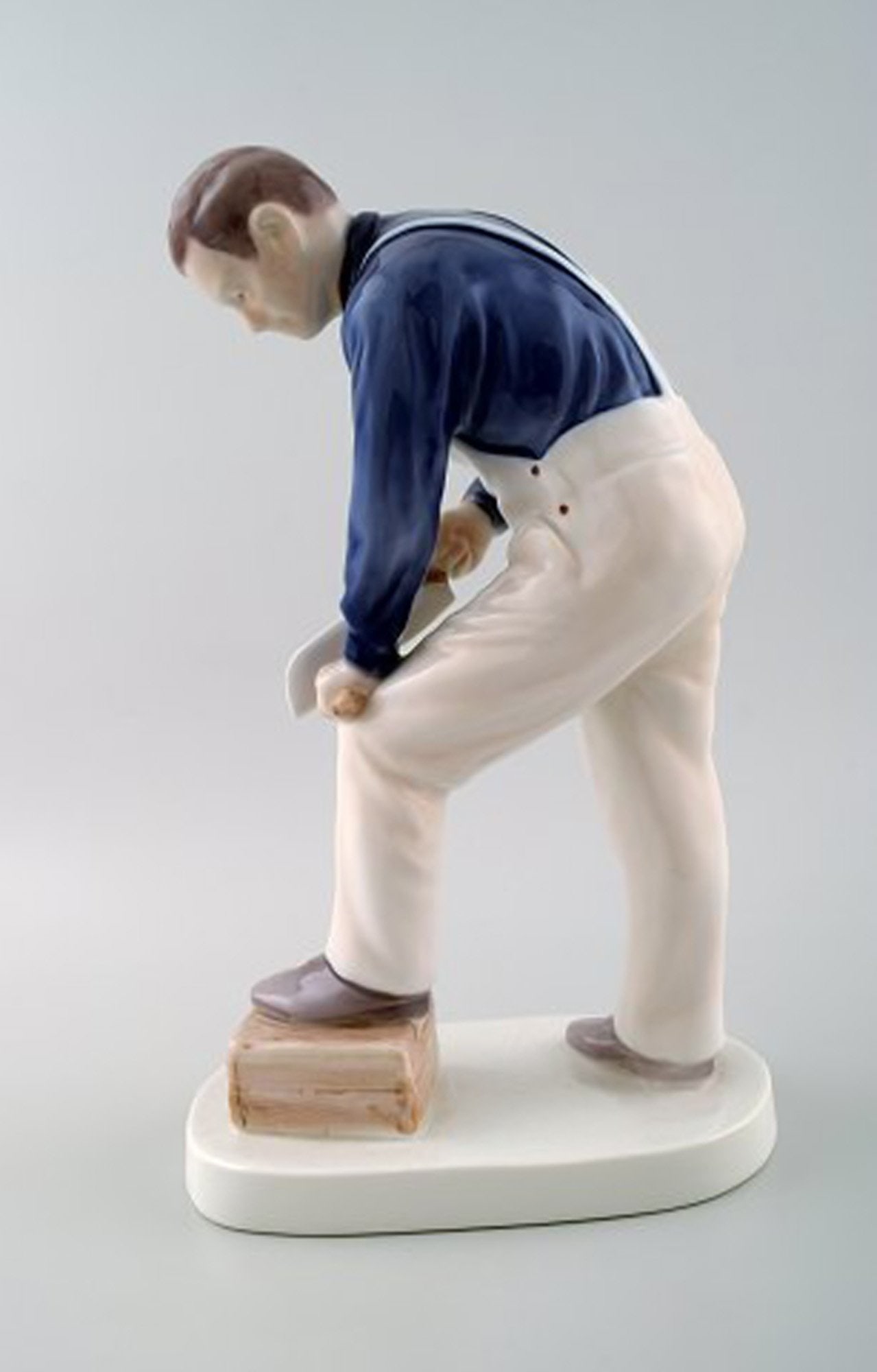 Bing & Grondahl Figure Craftsman 2434 Carpenter. - 4