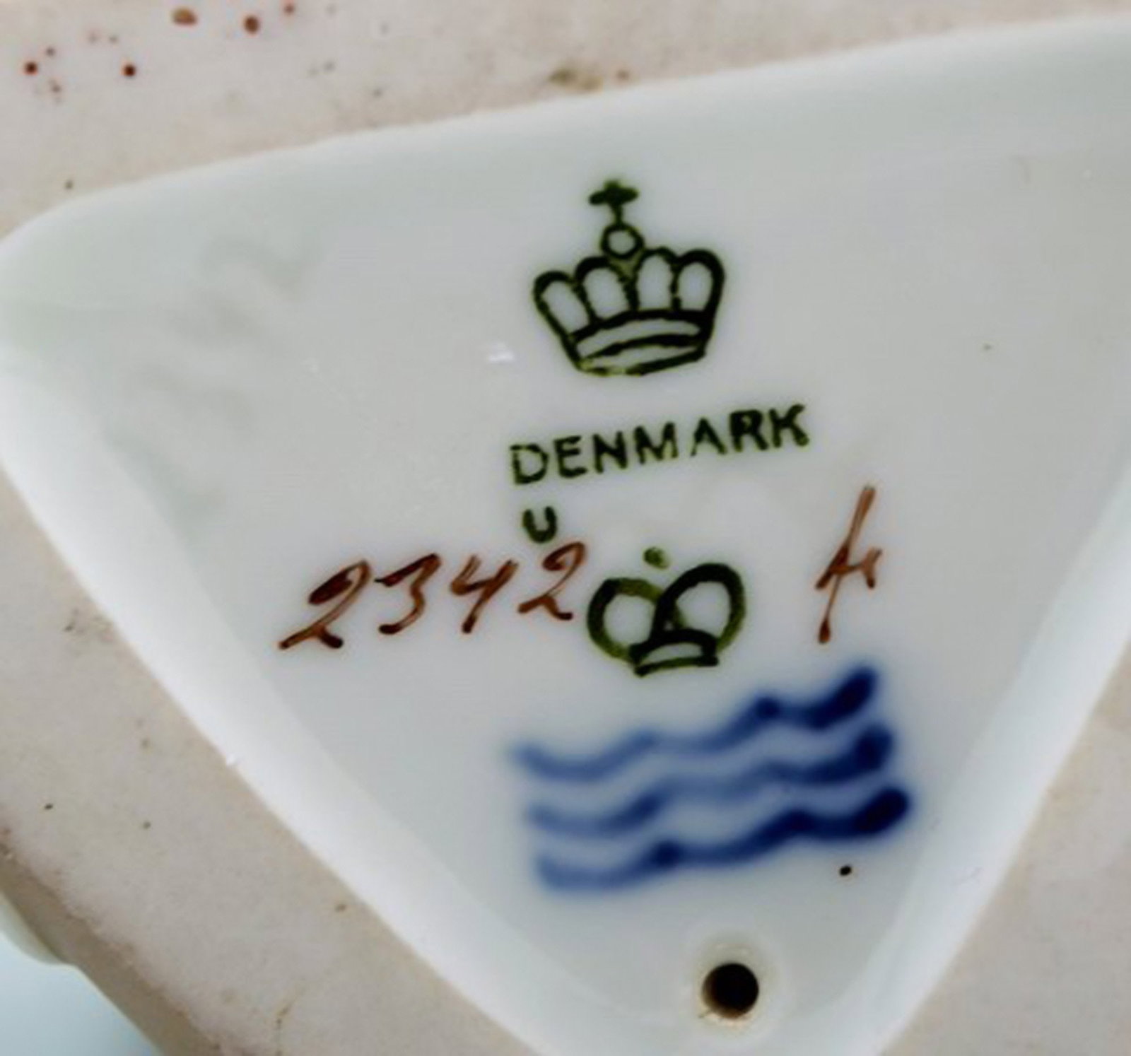 Arno Malinowski for Royal Copenhagen, number 2342 Opium Smoking girl. Porcelain figurine in - 8