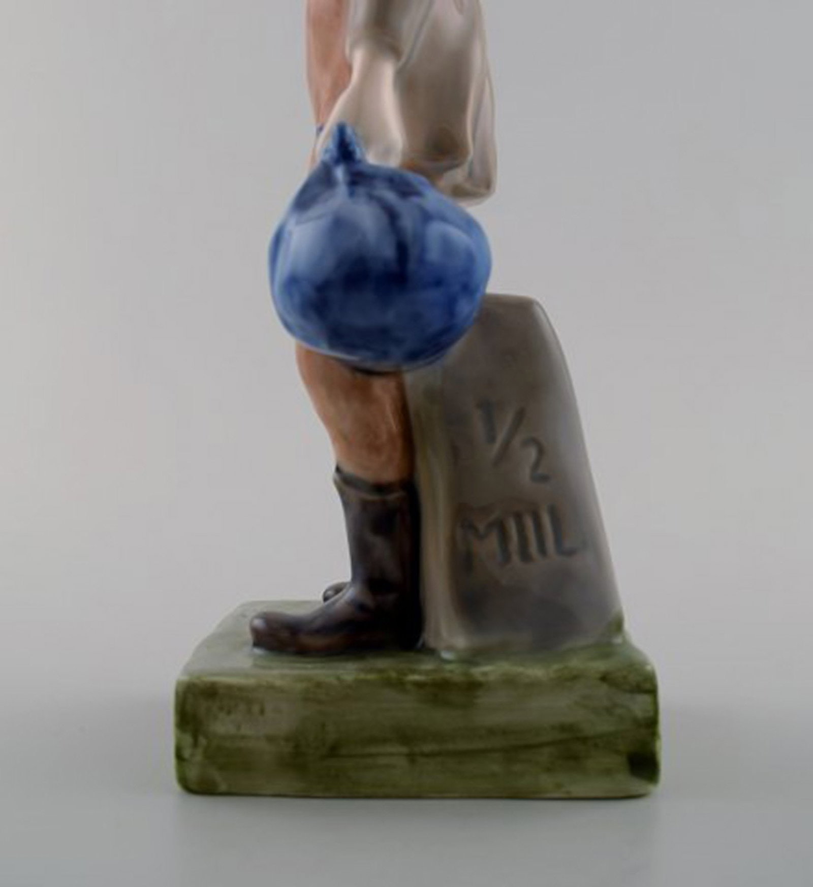 Royal Copenhagen Figure H.C. Andersen # 5245. - 5