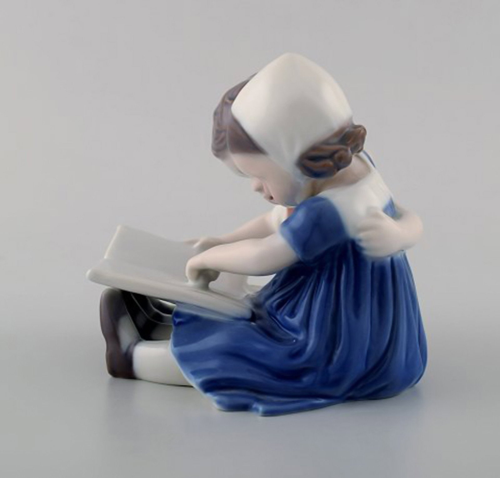 B & G / Bing & Grondahl - Reading children - number 1567. - 4
