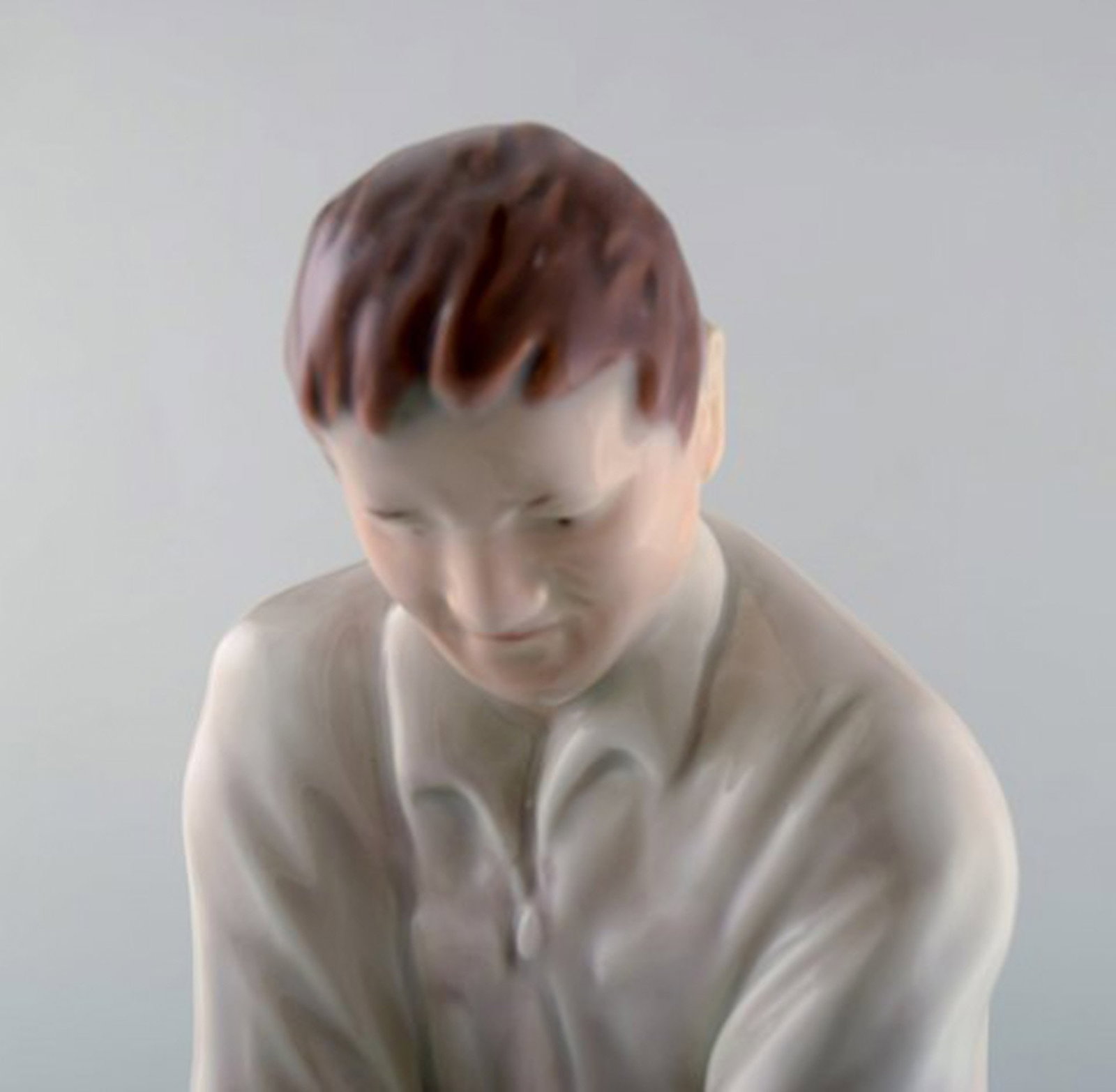 Bing & Grondahl porcelain figurine. Plumber. Model Number: 2432. Measures: 22 x 19 cm. - 5