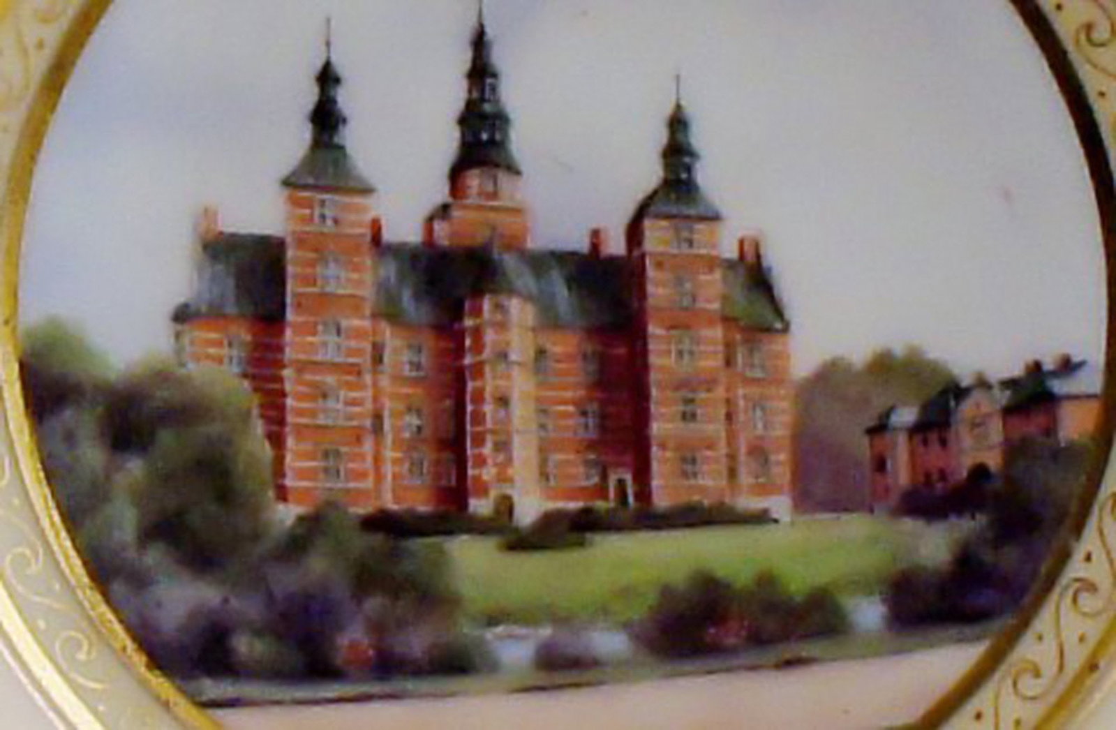 Antique Royal Copenhagen plate with motif of Rosenborg in overglaze technique. - 3