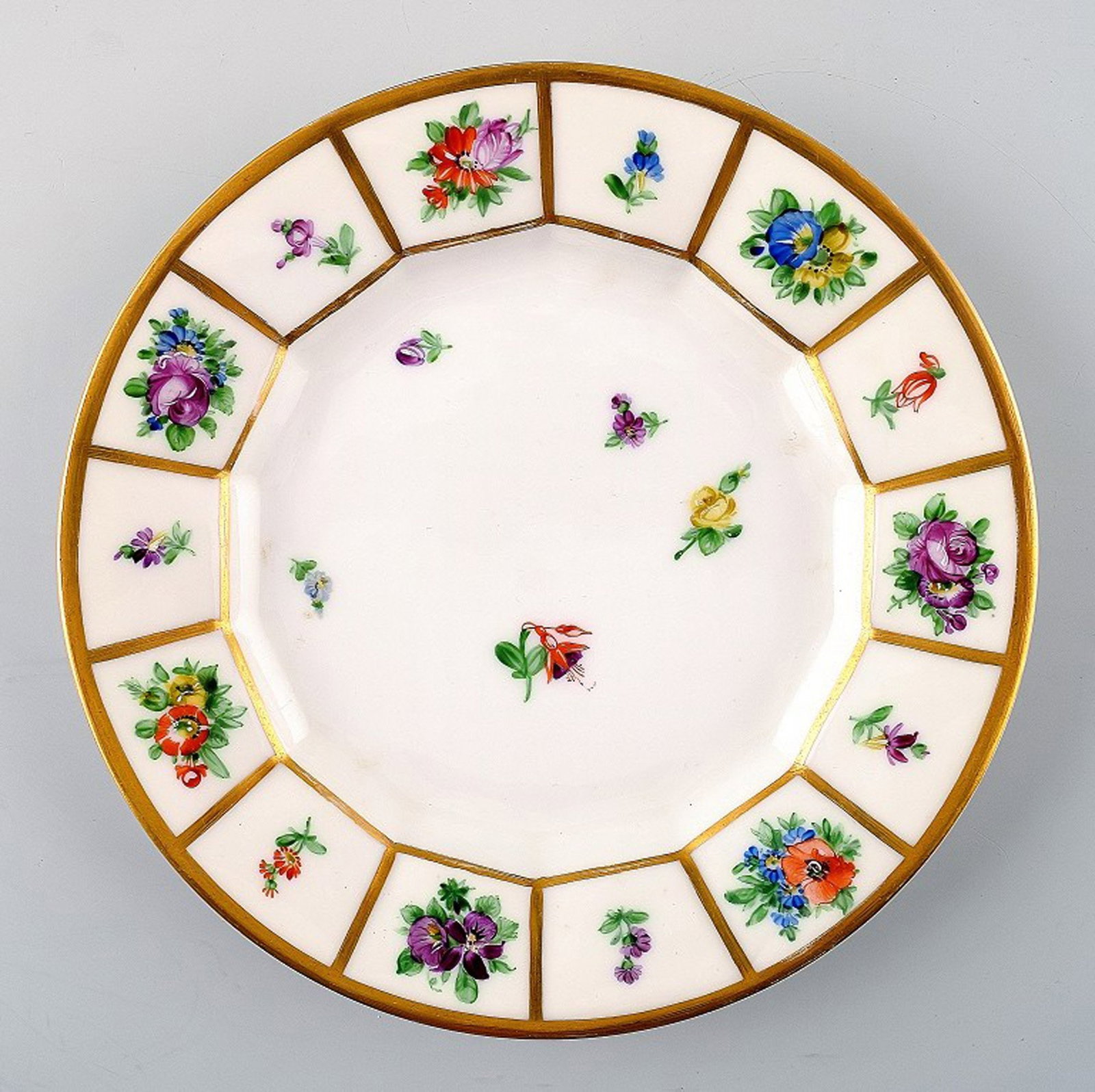 Royal Copenhagen Henriette. Hand painted porcelain. Henriette Cake plate no. 444/8553. 6 pcs. in (1 of 3)