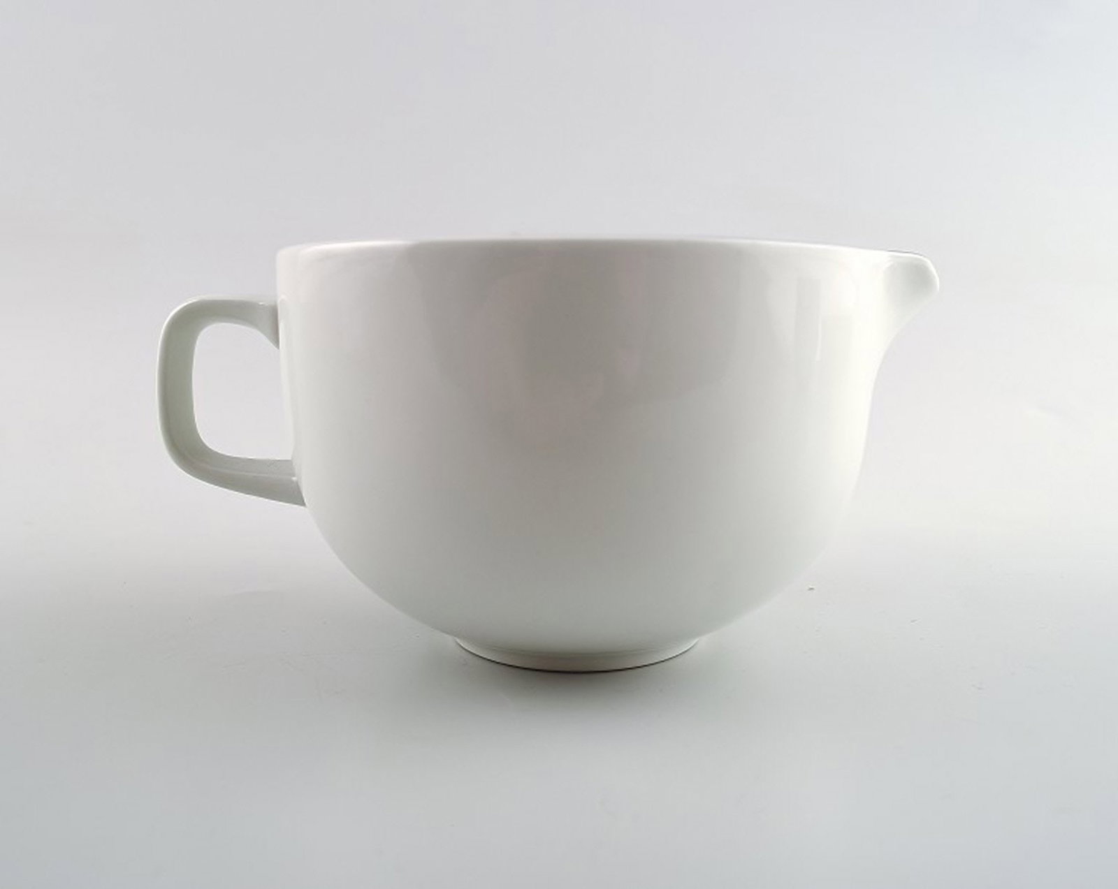 Royal Copenhagen Blue Line, creamer. (1 of 3)