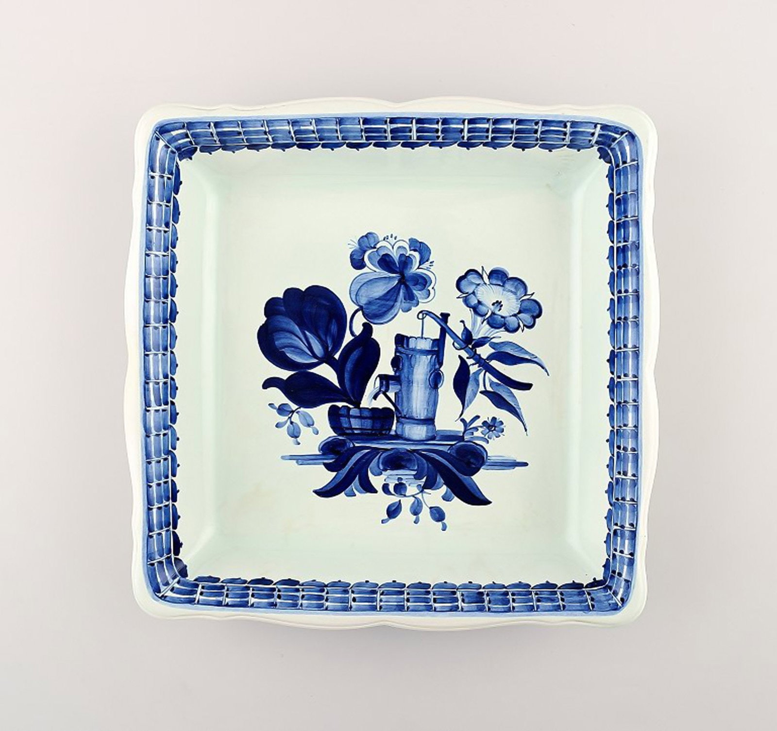 Royal Copenhagen Tranquebar, large square fruit bowl. Decoration number 3087/1198. (1 of 4)