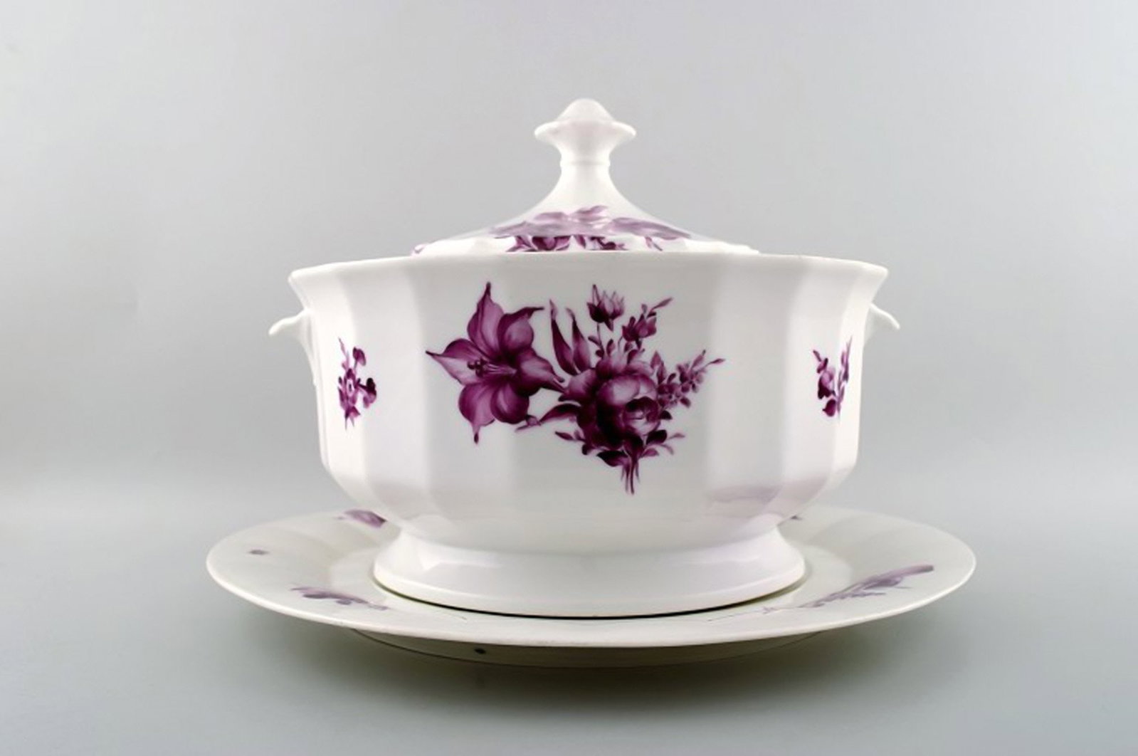 Royal Copenhagen large Purpur soup tureen with dish. (1 of 6)