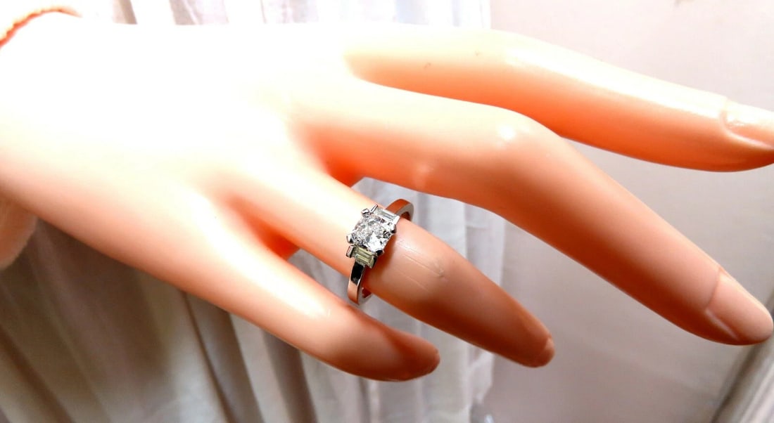 GIA Certified 1.01ct. Cushion cut natural diamond ring Platinum F/VS** - 5