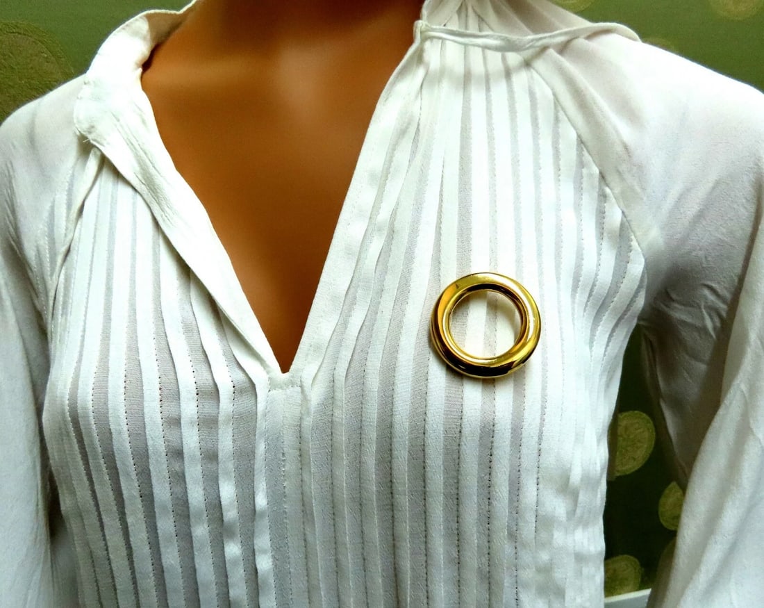 High Shine Circular Gold Pin 14 Karat** - 5