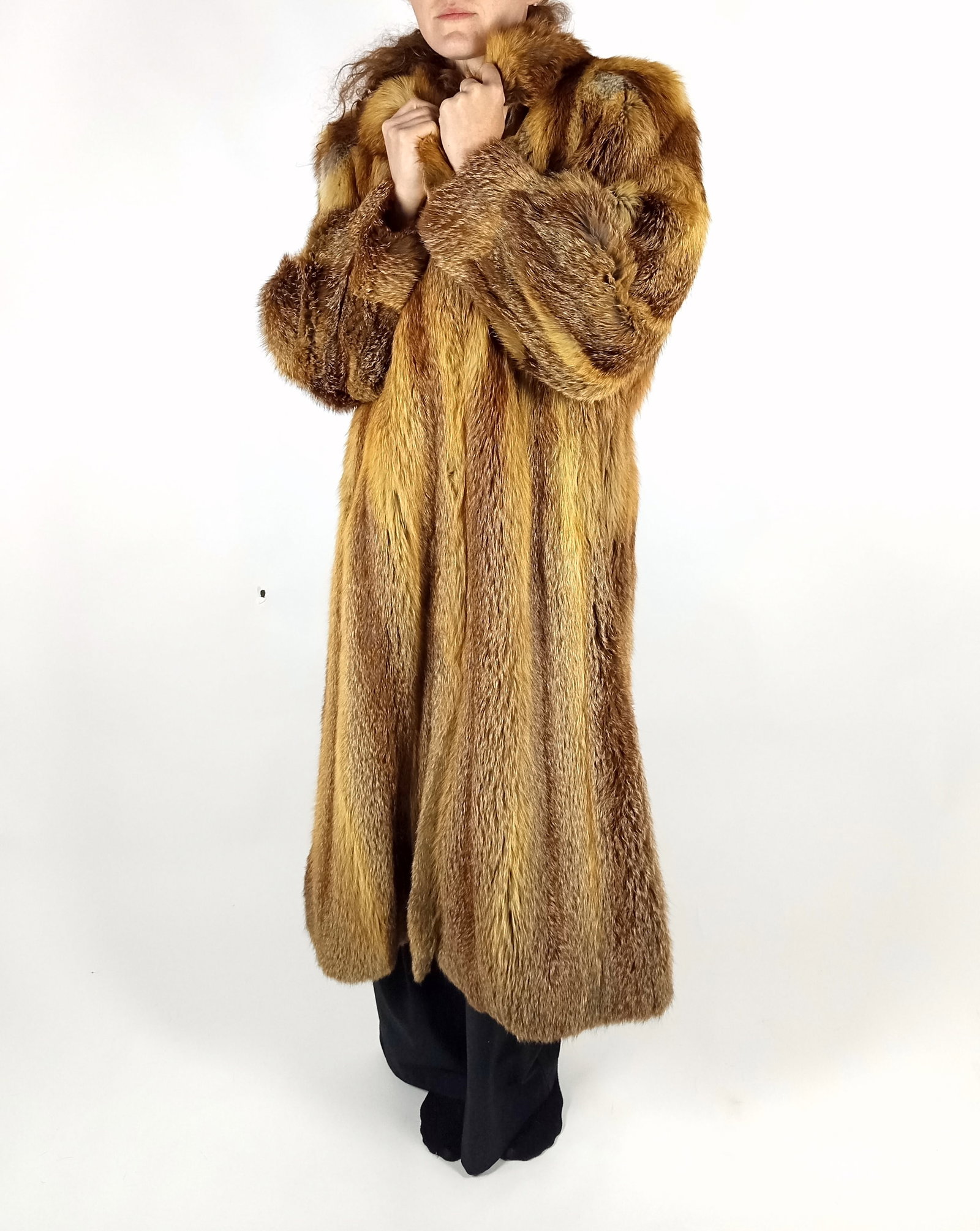 LONG RED FOX FUR COAT EU: XL ; US: 20 - 10