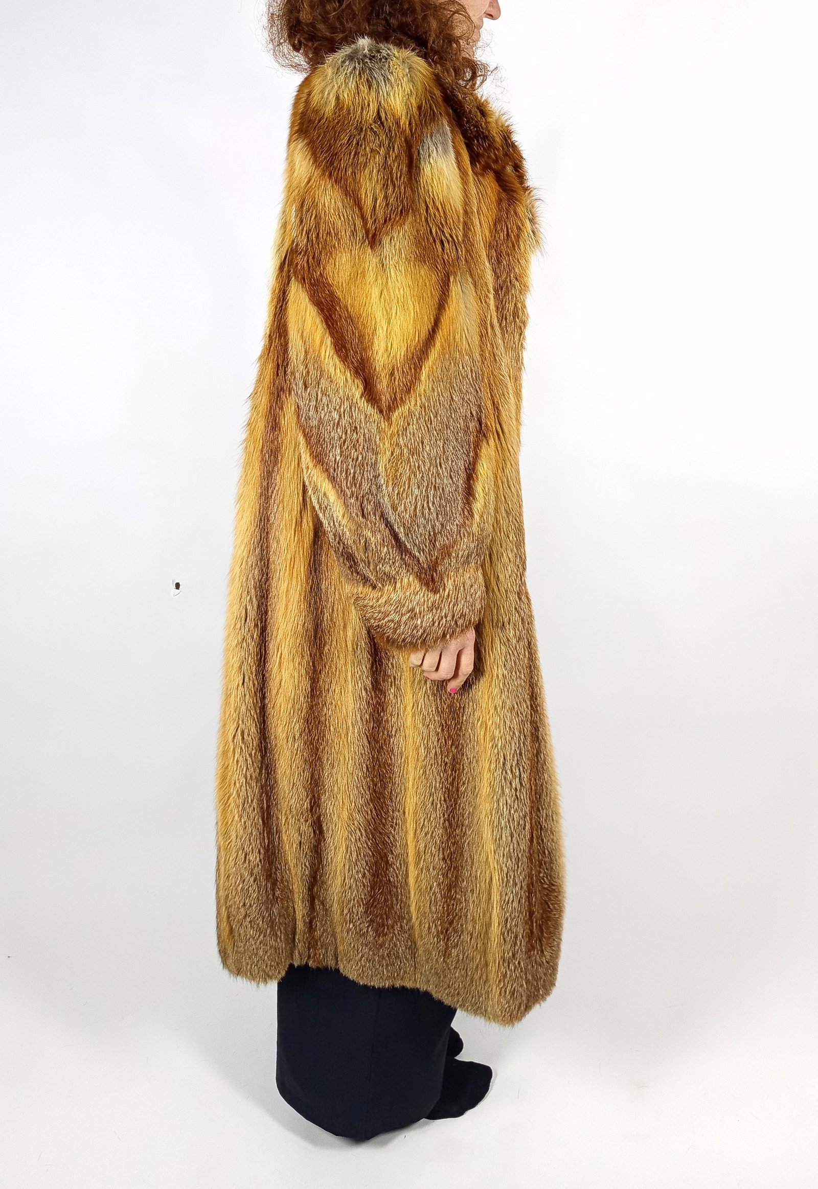 LONG RED FOX FUR COAT EU: XL ; US: 20 - 6