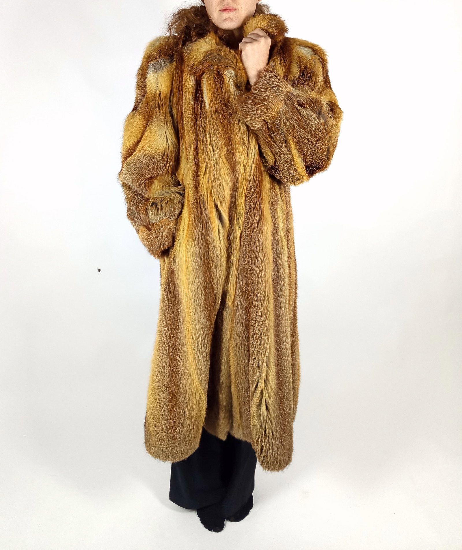 LONG RED FOX FUR COAT EU: XL ; US: 20 - 8
