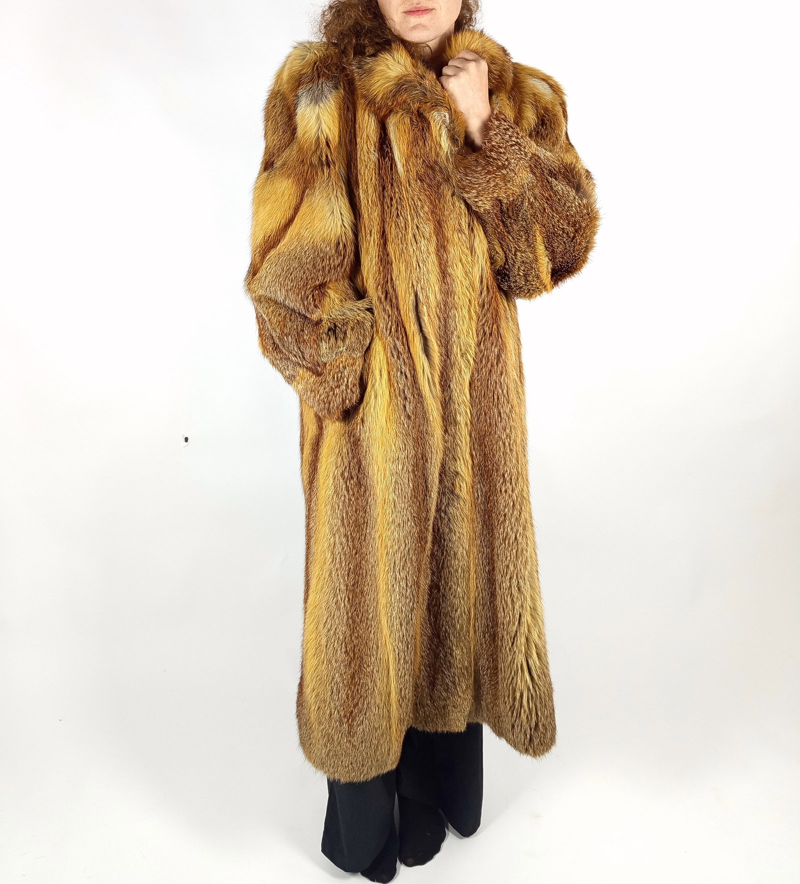 LONG RED FOX FUR COAT EU: XL ; US: 20 - 9