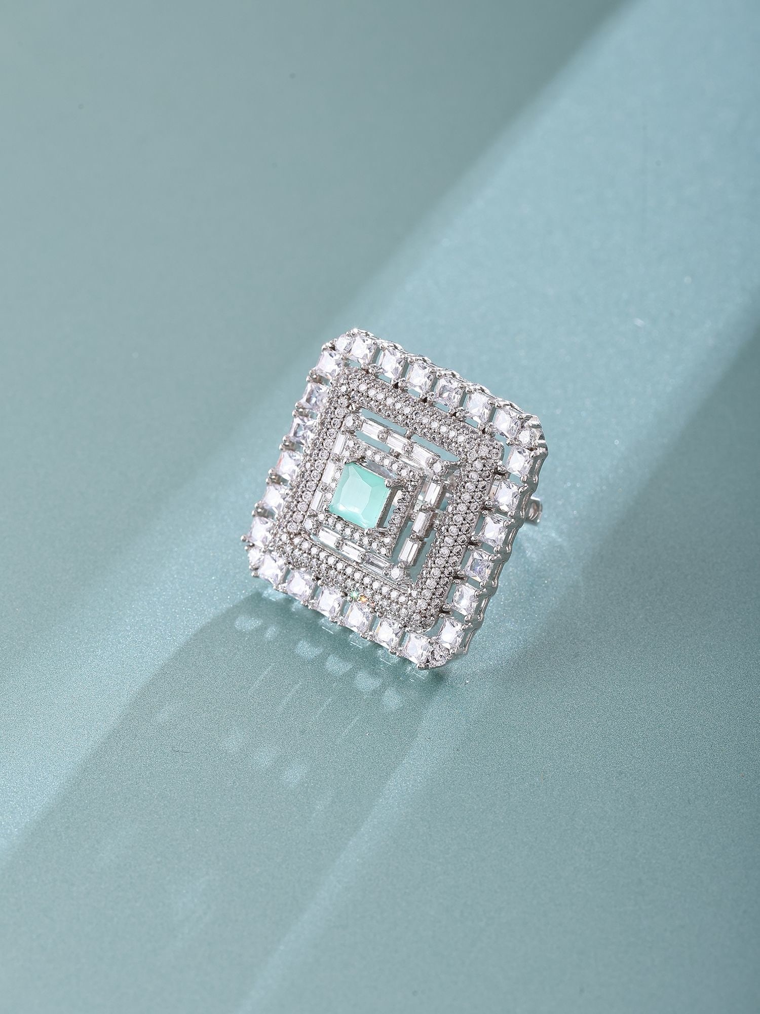 Concentric Square Design Sterling Silver Ring: Title:Concentric Square Design Sterling Silver Ring Reference:itemcode : JA0499 Reserve: $151.00 Shipping: Domestic: Shipping rates are determined by destination International: Foreign shipping rates 