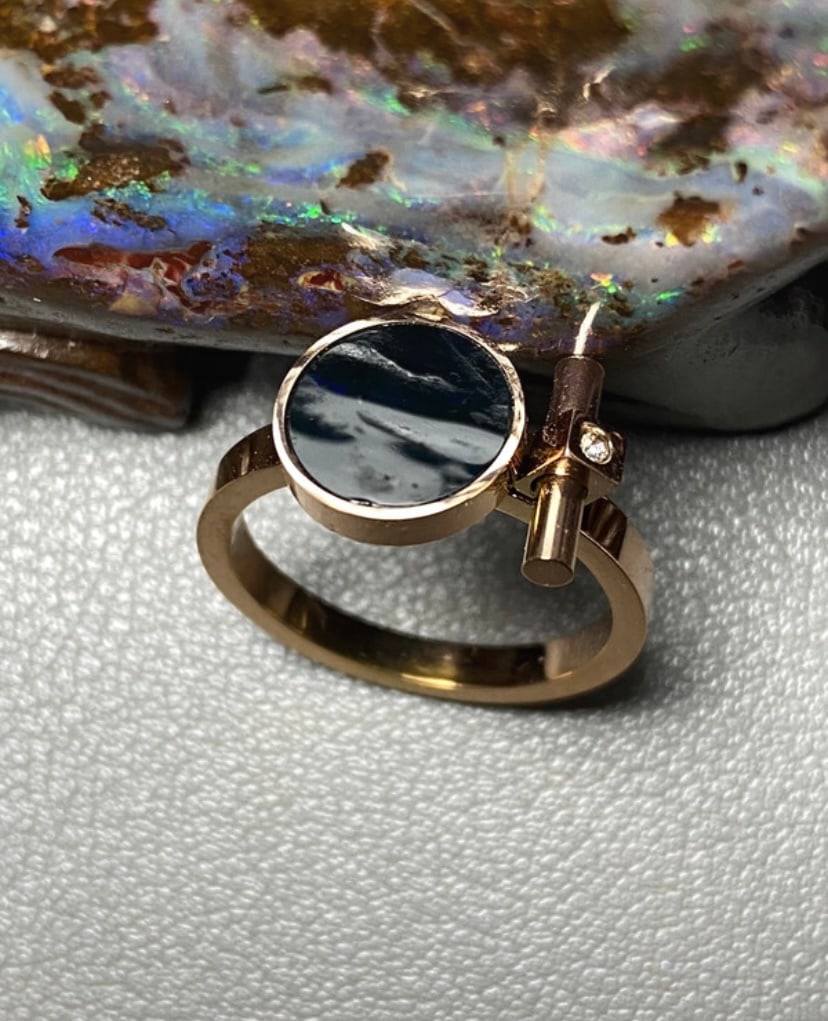 Rose gold plated cross onxy statement ring: Title:Rose gold plated cross onxy statement ring Description:Rose gold plated cross onxy statement ring Date/Period:Contemporary (21st Century) Materials:Material: rose gold plated steel, Onxy