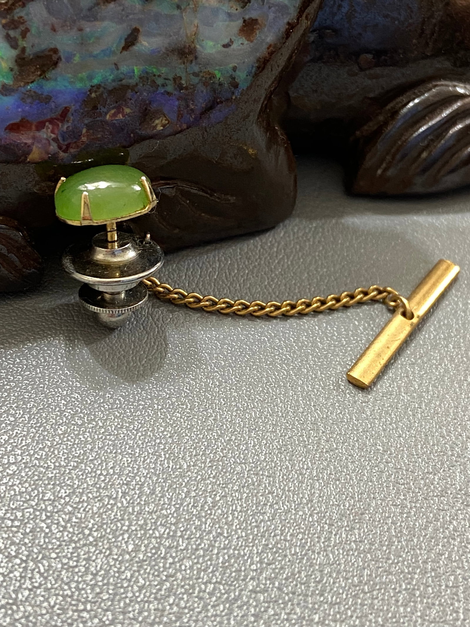 Vintage 22ct Gold Plated Tie Pin with Oval Spinach Green Nephrite Jade - 6
