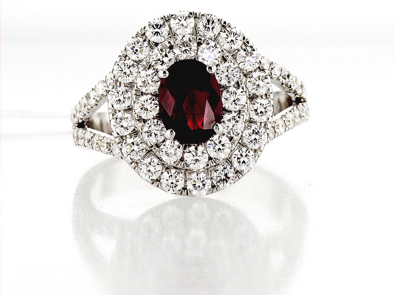 3.44cttw Natural Ruby & Natural Diamond Ring 18K White Gold 5.9 gr: Title:3.44cttw Natural Ruby & Natural Diamond Ring 18K White Gold 5.9 gr Description:Category: Ring | -- Gold -- | Type: 18K | Gr: 5.9 gr | Color: White | -- Center Stone -- | Stone: Ruby | Type: