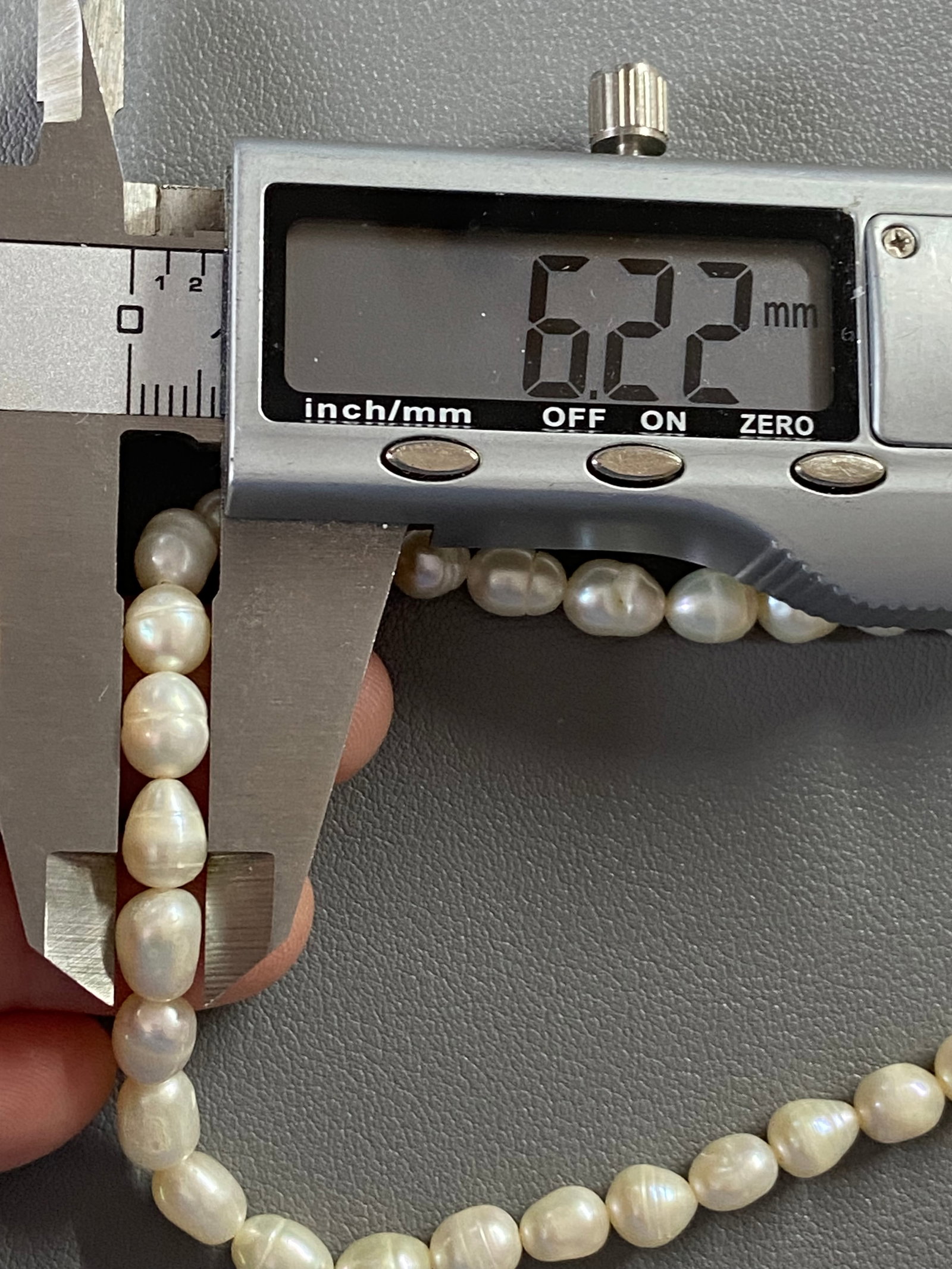 Vintage Graduated Freshwater Pearl Necklace - 7