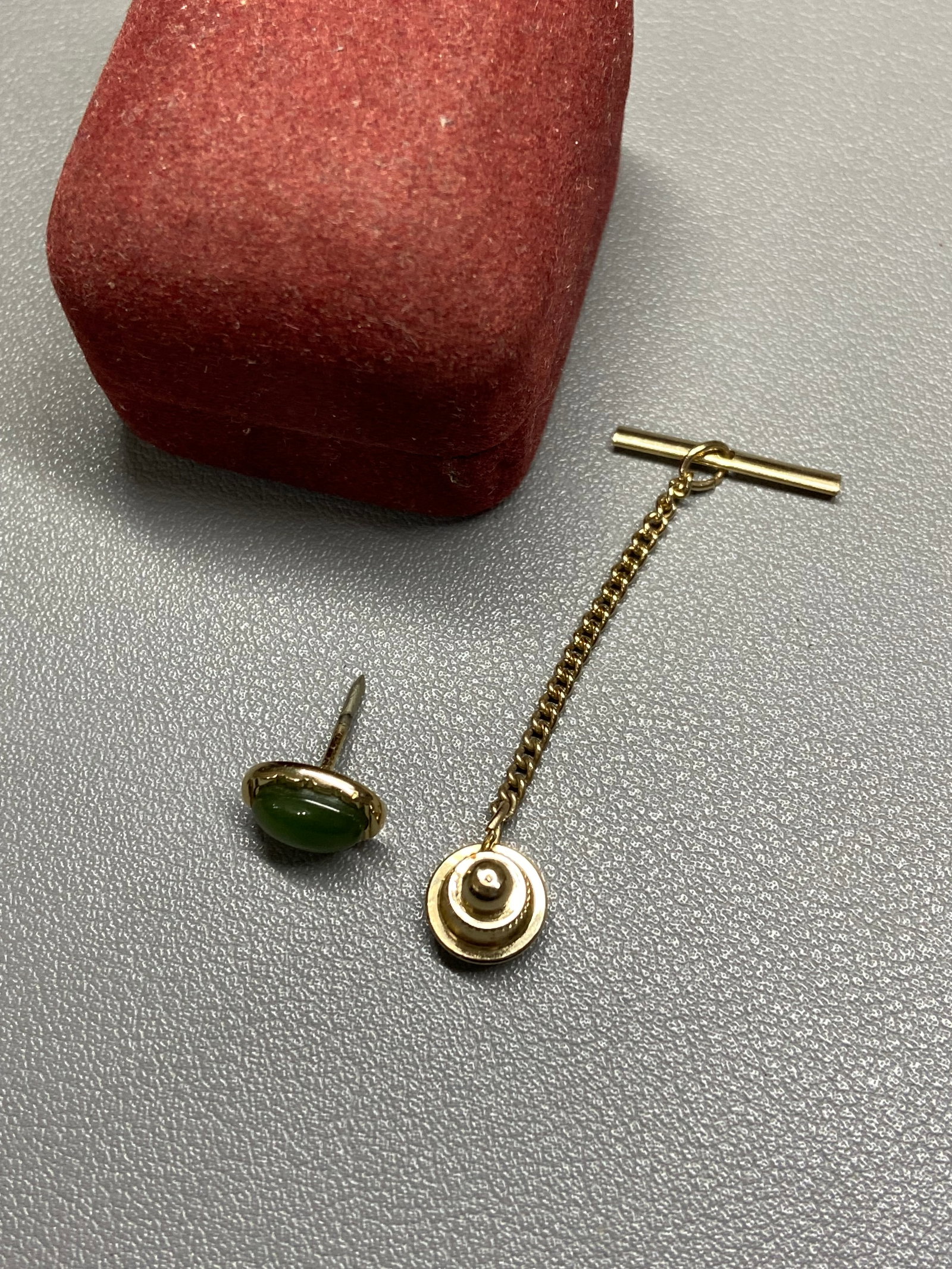 1930s Real Spinach Green Jade Tie Pin with 24K Gold Plating, Original Box - 3