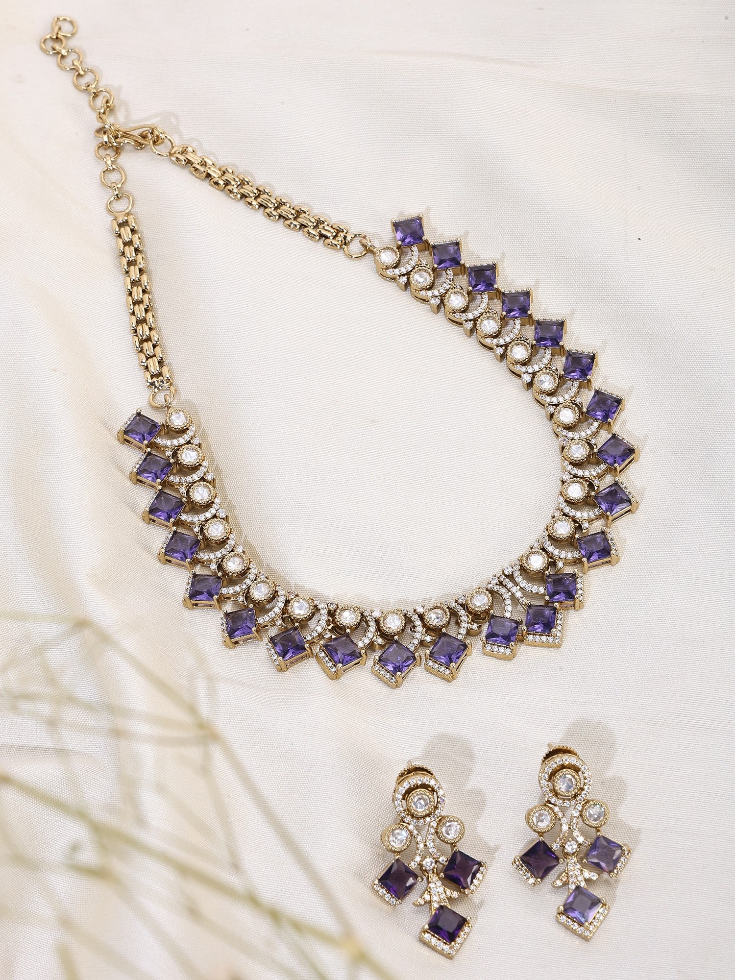 Square Stone Studded Kundan Bridal Choker Necklace Set with Earrings: Title:Square Stone Studded Kundan Bridal Choker Necklace Set with Earrings Reference:itemcode : JA0624-Purple Reserve: $130.00 Shipping: Domestic: Shipping rates are determined by destination