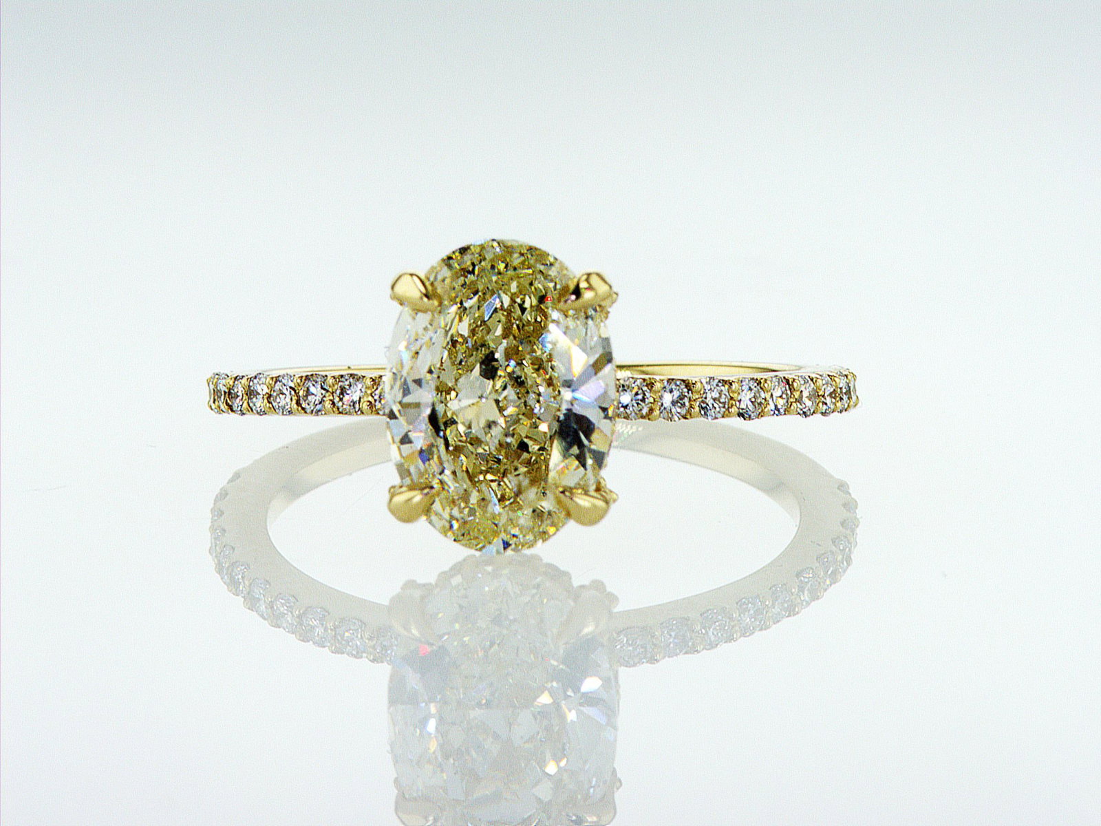 2.39cttw Natural Diamond & Natural Diamond Ring 14K Yellow Gold 2.01 gr: Title:2.39cttw Natural Diamond & Natural Diamond Ring 14K Yellow Gold 2.01 gr Description:Category: Ring | -- Gold -- | Type: 14K | Gr: 2.01 gr | Color: Yellow | -- Center Stone -- | Stone: Diamond | 