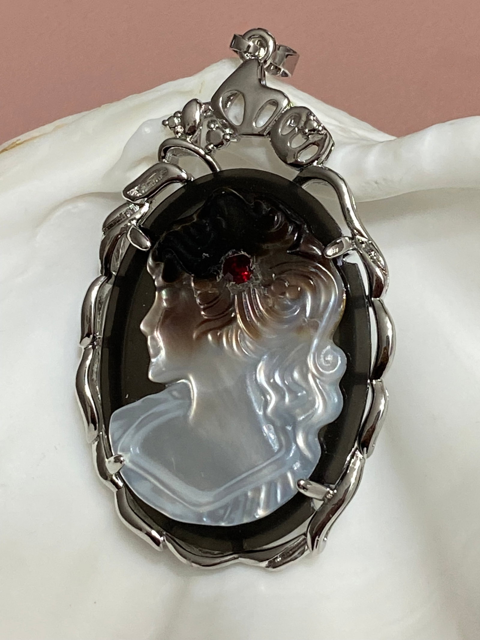 Art Deco Style Carved Fairy Girl Shell Cameo Pendant - 4