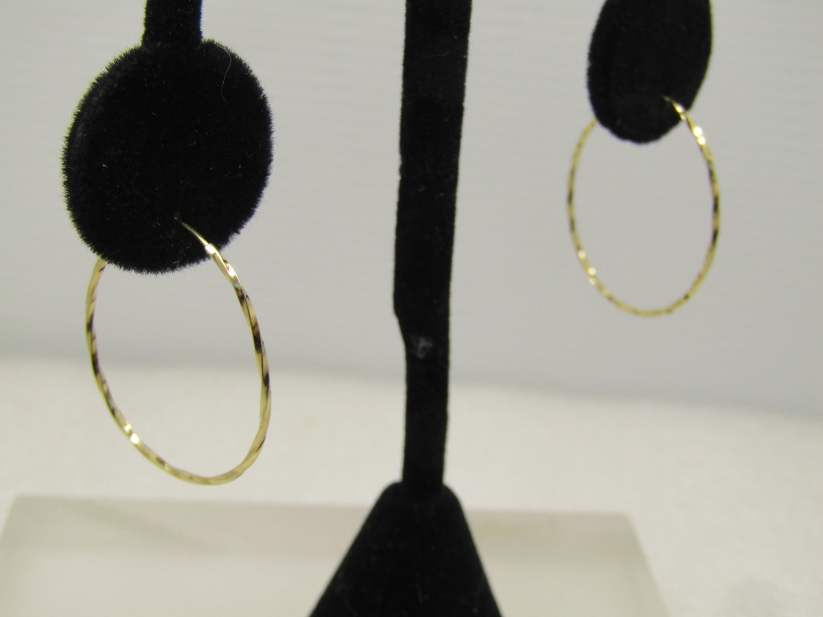 Vintage 14kt Twisted Hoop Earrings, 1-1/8", 1970's-1980's: Title:Vintage 14kt Twisted Hoop Earrings, 1-1/8", 1970's-1980's Description:Vintage 14kt Twisted Hoop Earrings, 1-1/8", 1970's-1980's. Appx. weight of .85 grams. Appx. 1mm wide. Tubular 14kt gold