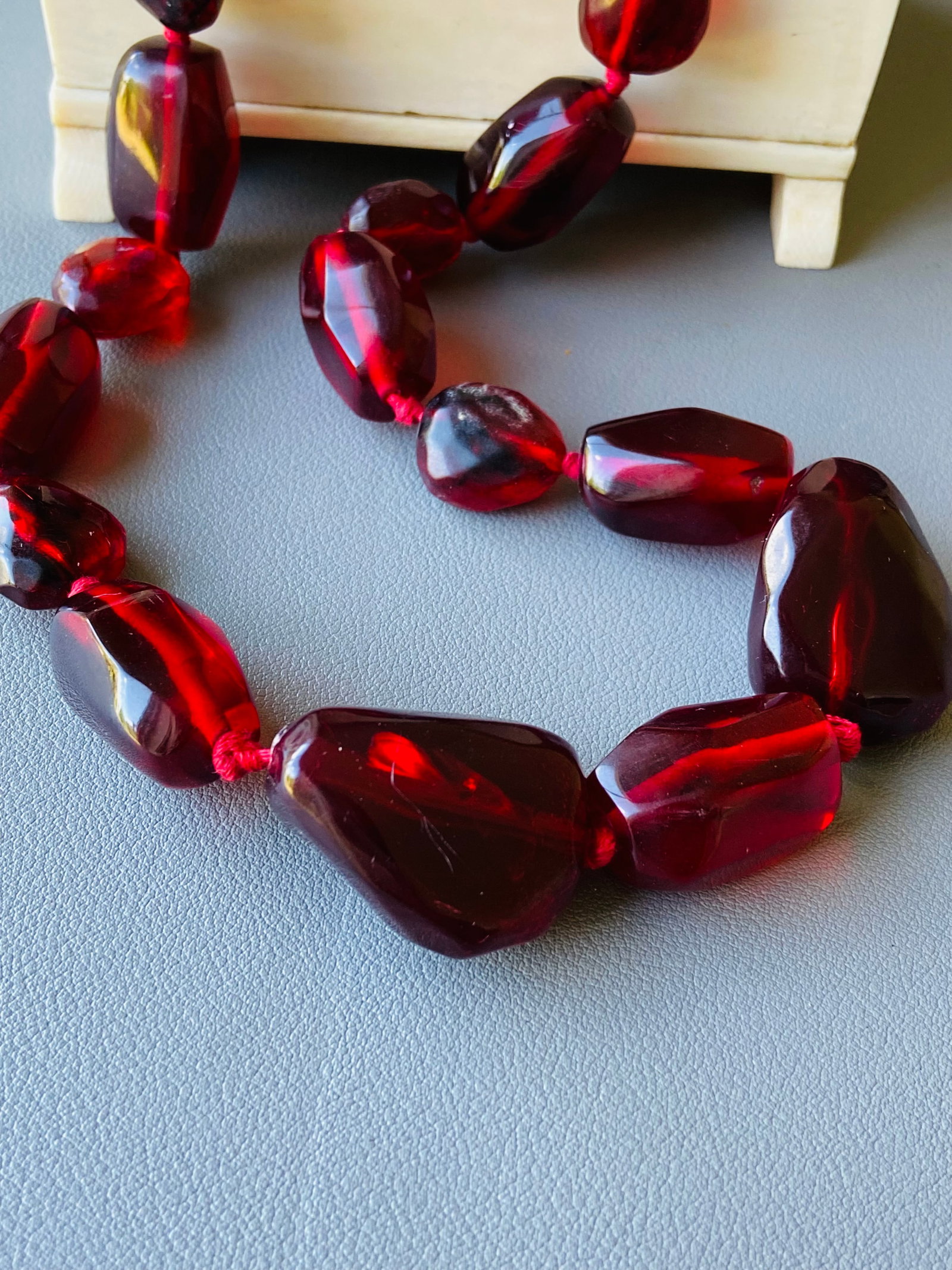 Vintage 1930s Celluloid Cherry Amber Graduated Faceted Bead Necklace - 56cm / 85g - 3