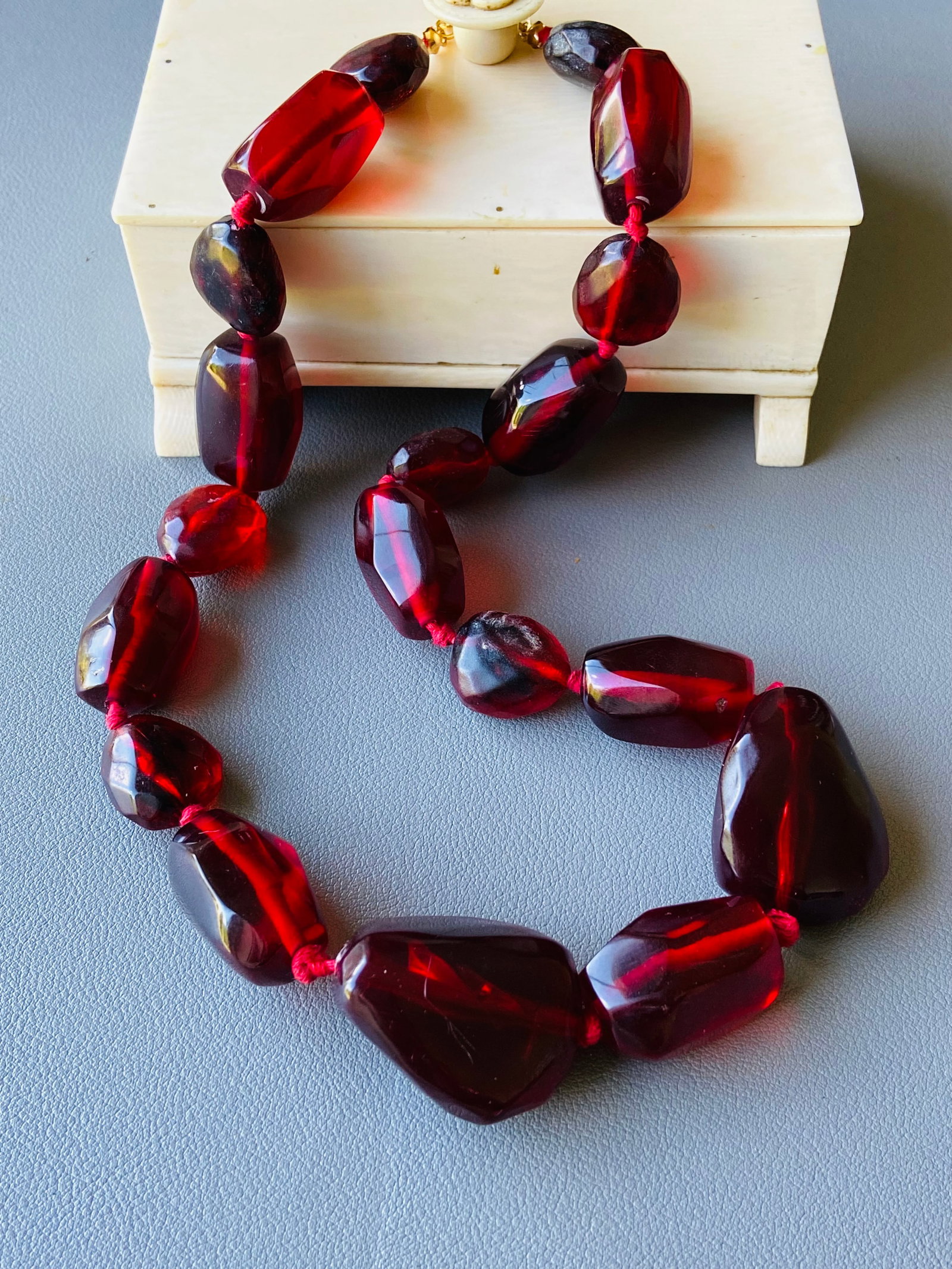Vintage 1930s Celluloid Cherry Amber Graduated Faceted Bead Necklace - 56cm / 85g - 5