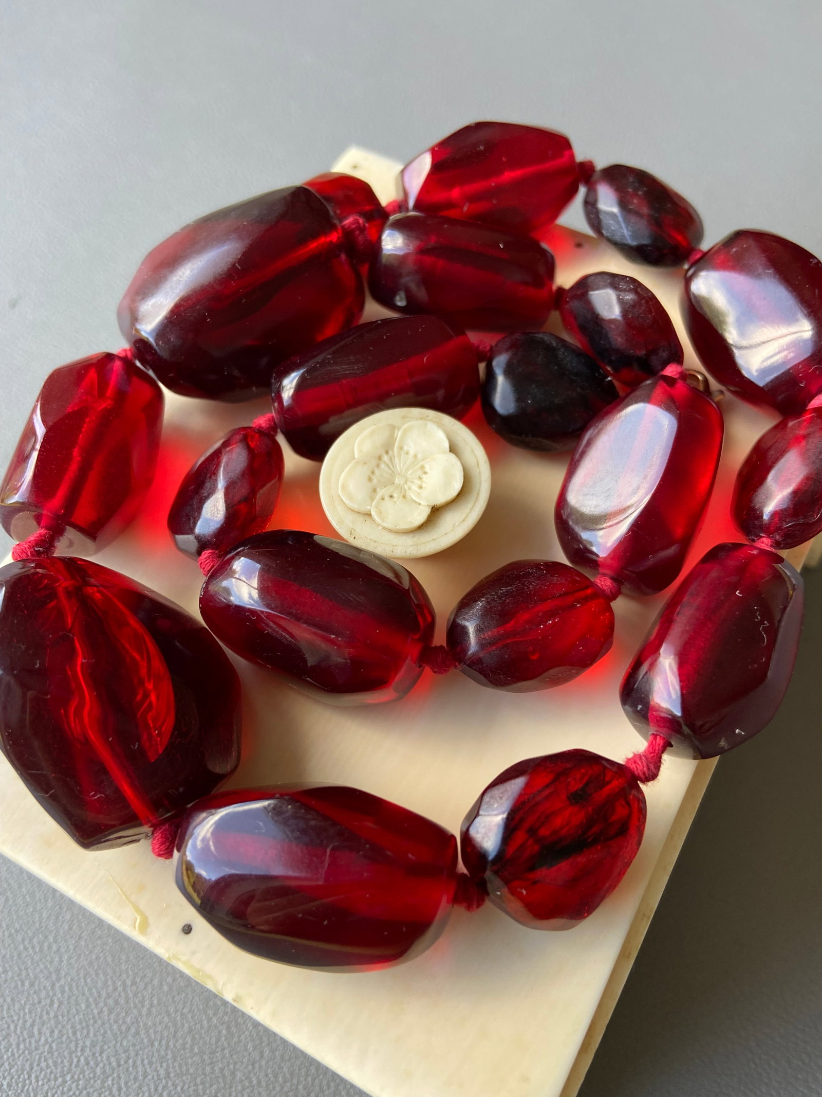 Vintage 1930s Celluloid Cherry Amber Graduated Faceted Bead Necklace - 56cm / 85g - 6