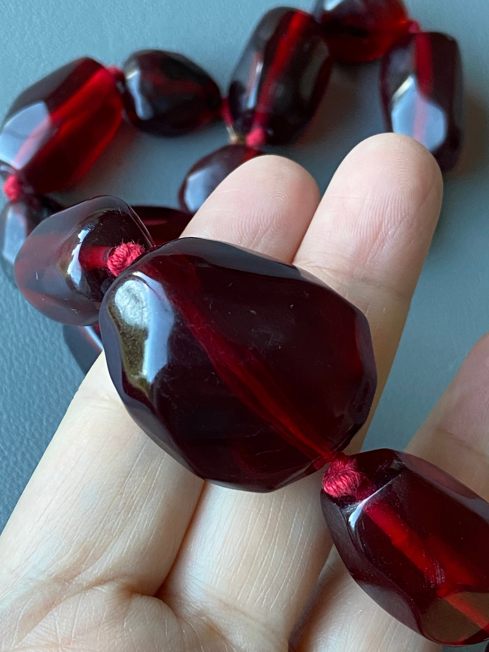 Vintage 1930s Celluloid Cherry Amber Graduated Faceted Bead Necklace - 56cm / 85g - 9