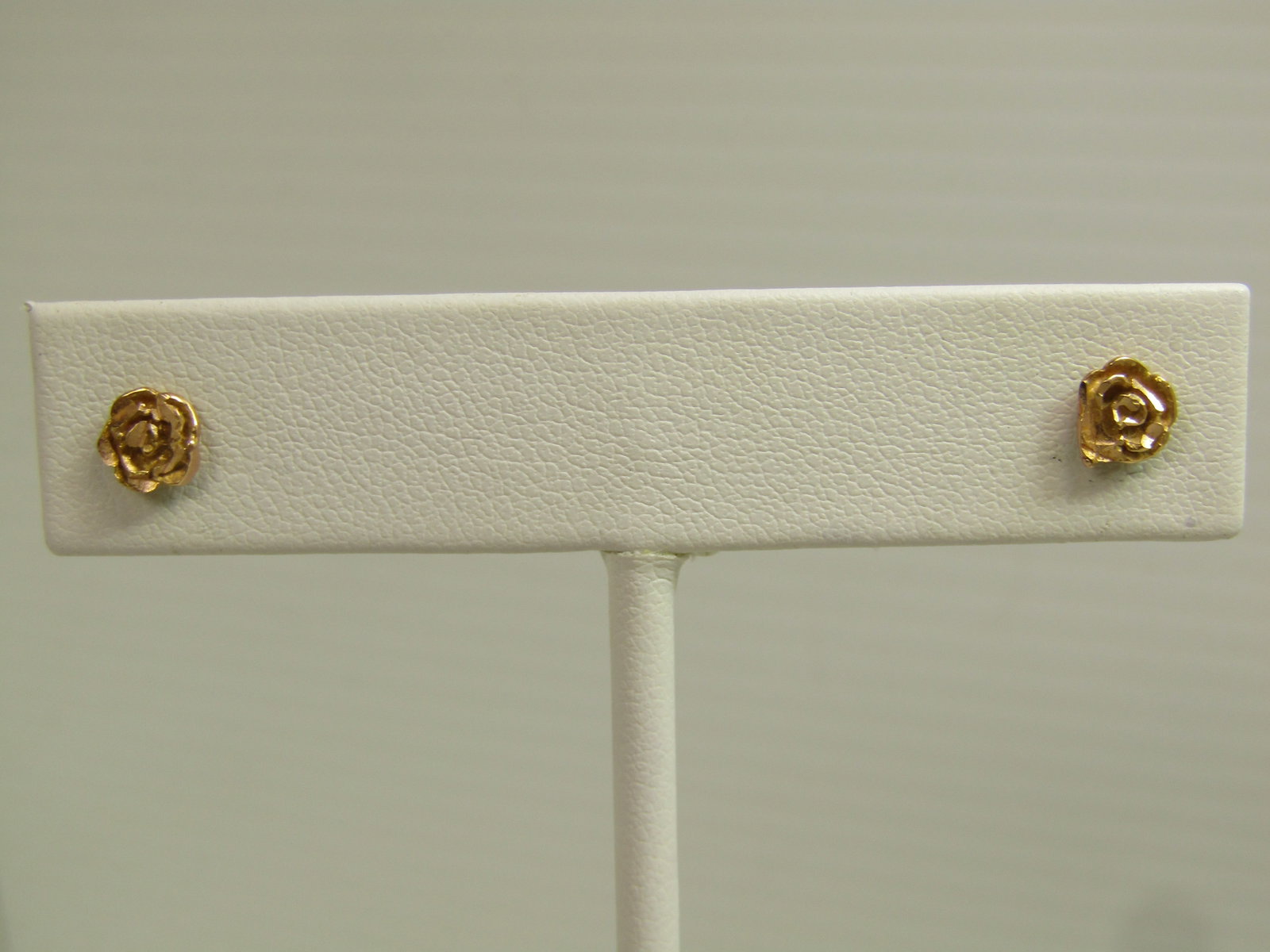 Vintage 14kt Gold Rose Earrings, Studs, Signed MA, 1980's: Title:Vintage 14kt Gold Rose Earrings, Studs, Signed MA, 1980's Description:Vintage 14kt Gold Rose Earrings, Studs, Signed MA, 1980's. These are a rose blossom in 14kt solid gold with 14kt gold posts 