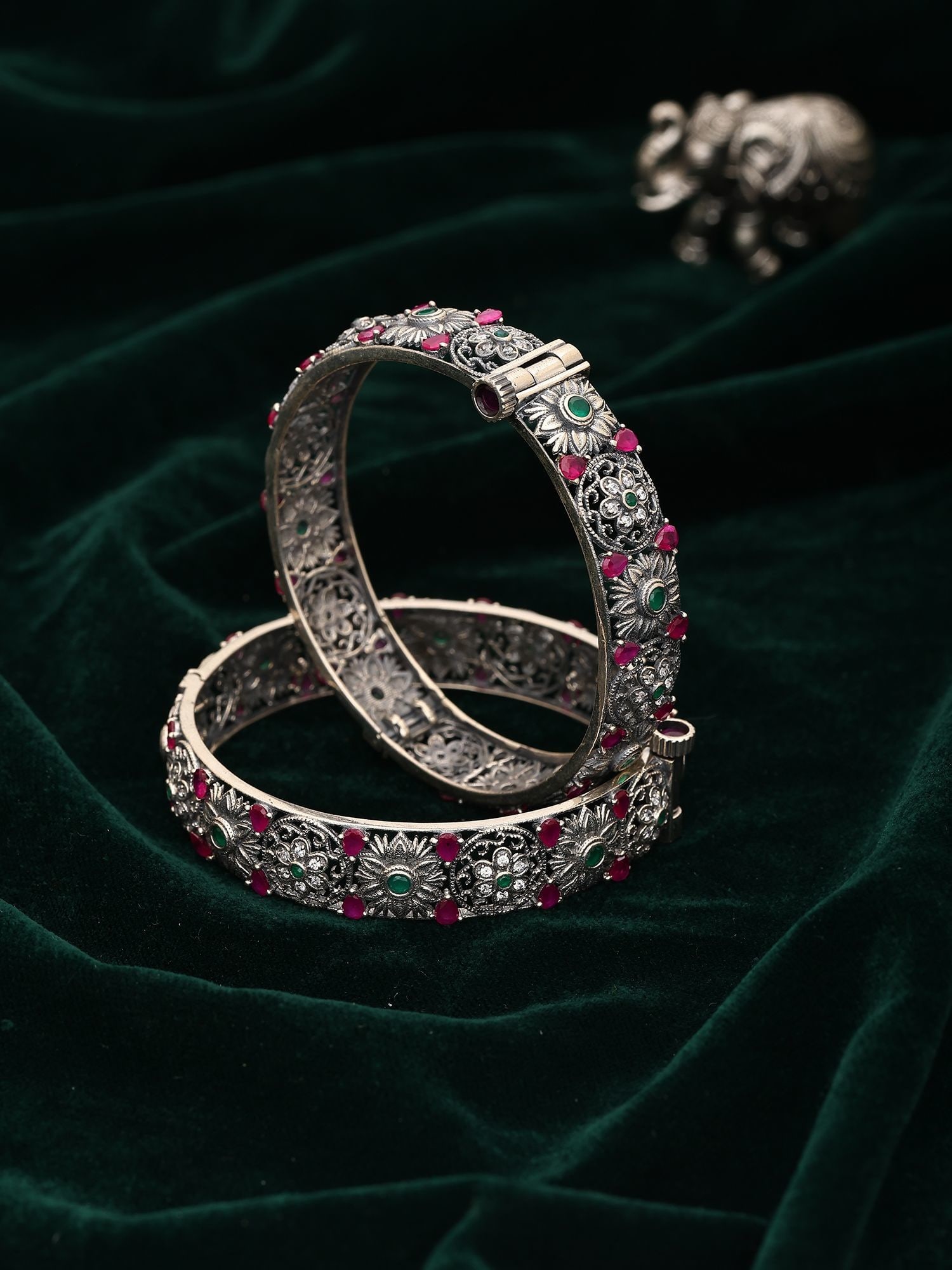 Floral Engraved Sterling Silver Adjustable Bangles (Pair): Title:Floral Engraved Sterling Silver Adjustable Bangles (Pair) Reference:itemcode : JA0490 Reserve: $578.00 Shipping: Domestic: Shipping rates are determined by destination International: Foreign shi