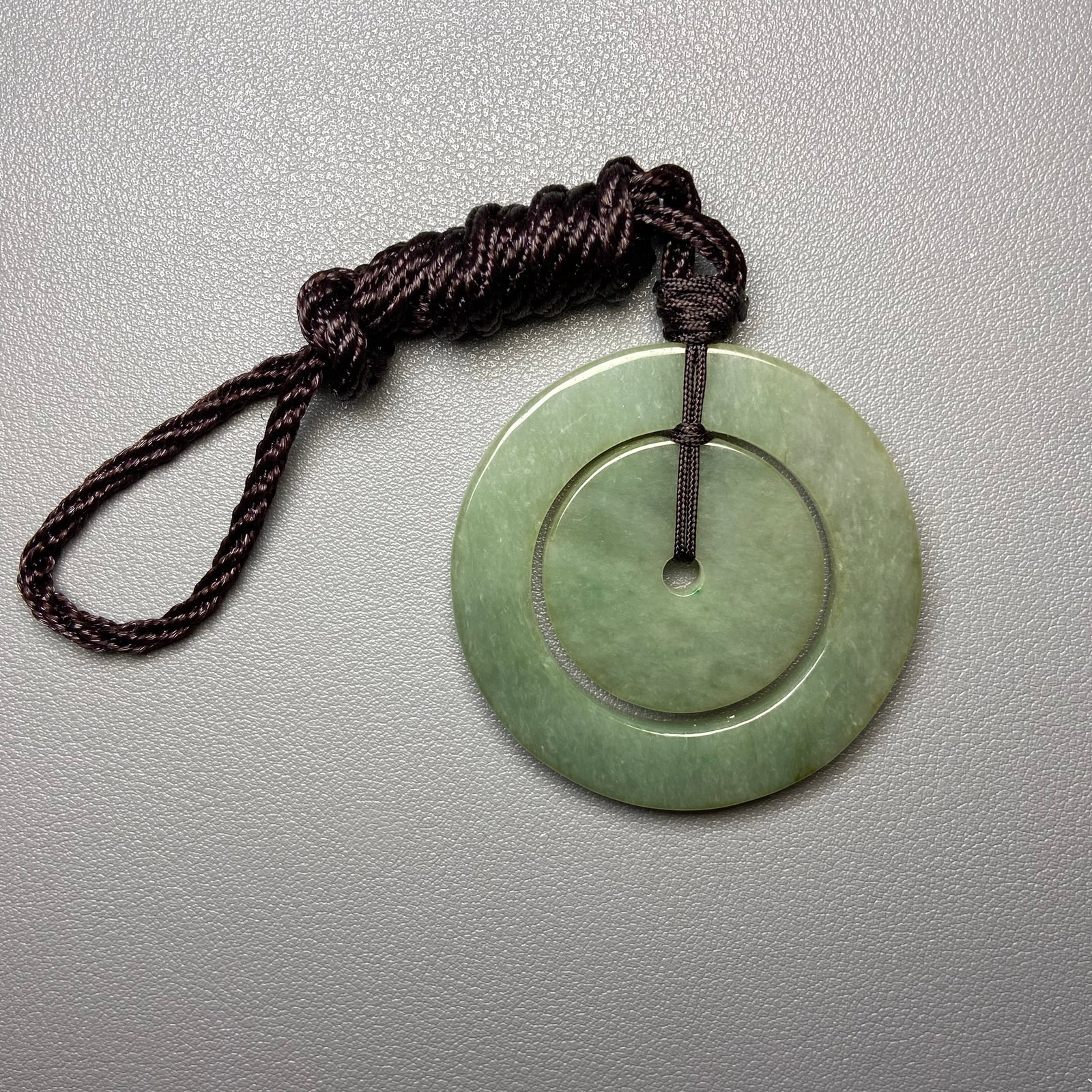 A large pair of Natural green jadeite Jade concentric circle peace buckles - 2