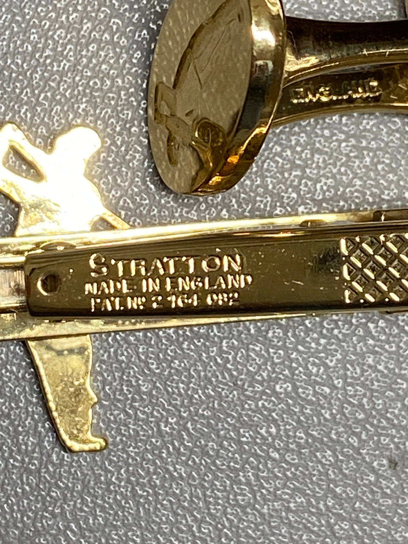 Vintage Stratton of London 22ct Gold-Plated Cufflinks and Tie Clip Set in Original Presentation Box - 11