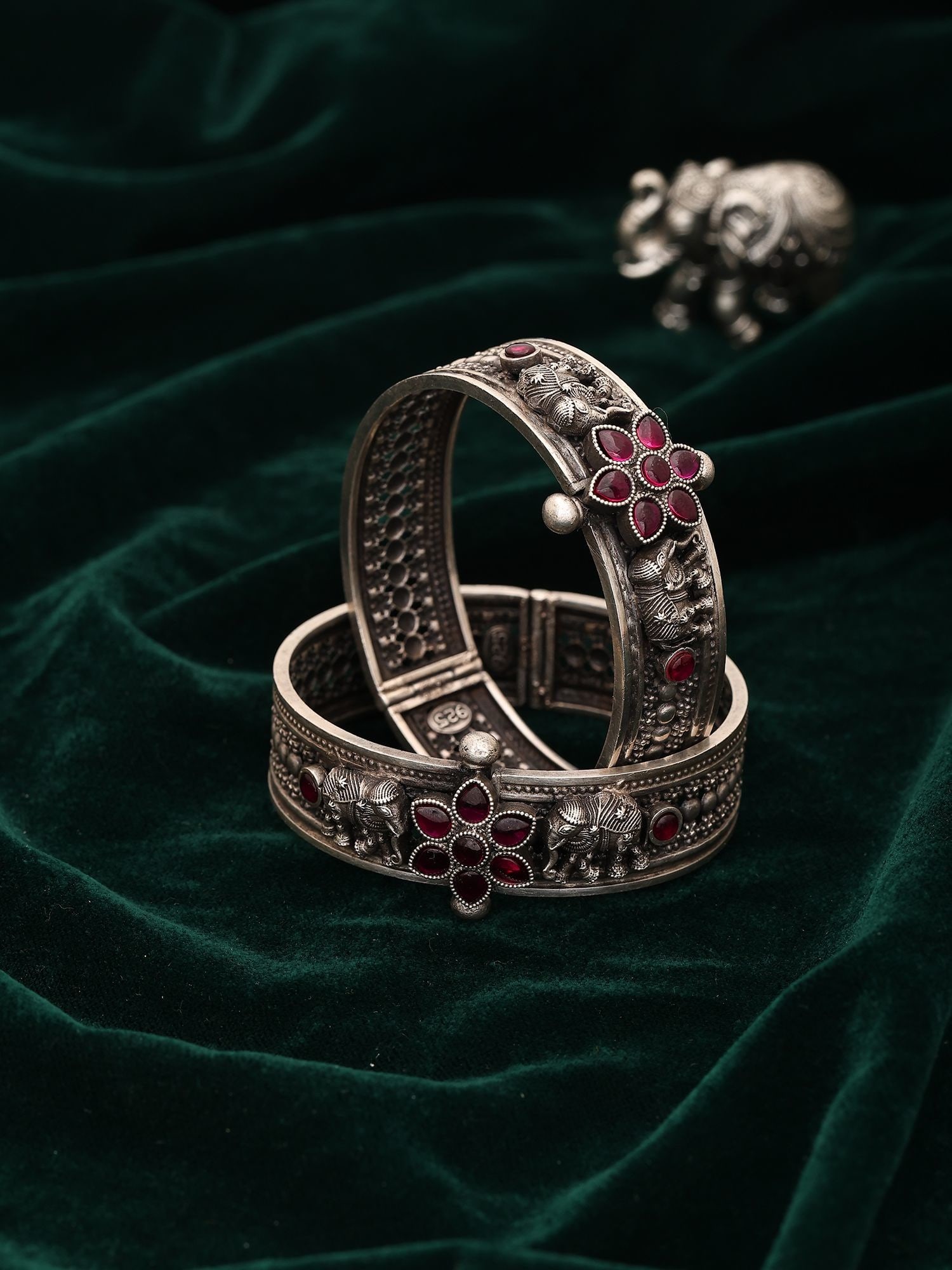 Elephant Engraved Sterling Silver Openable Bangles (Pair): Title:Elephant Engraved Sterling Silver Openable Bangles (Pair) Reference:itemcode : JA0517 Reserve: $734.00 Shipping: Domestic: Shipping rates are determined by destination International: Foreign