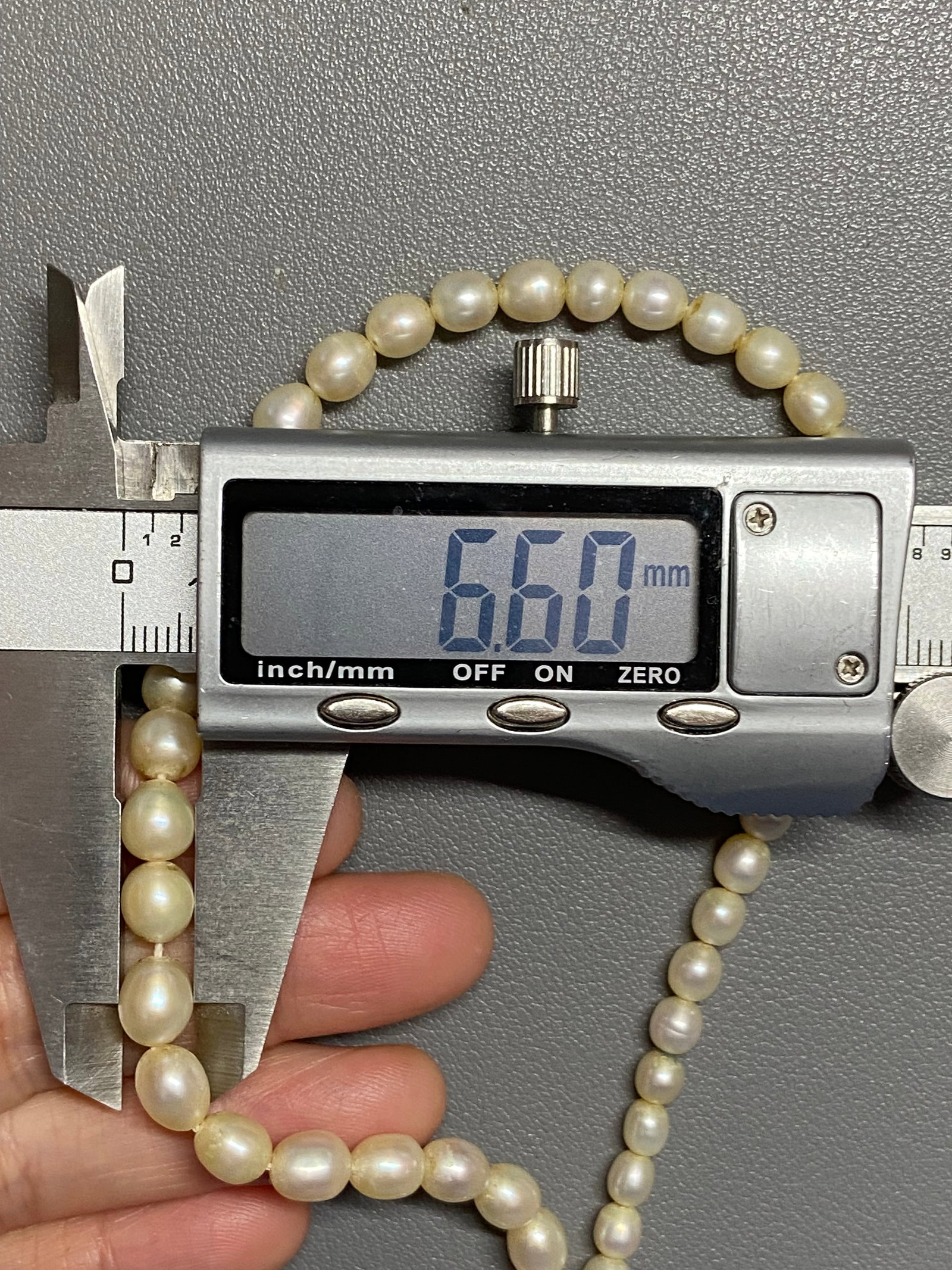 Vintage Graduated Freshwater Pearl Necklace - 8