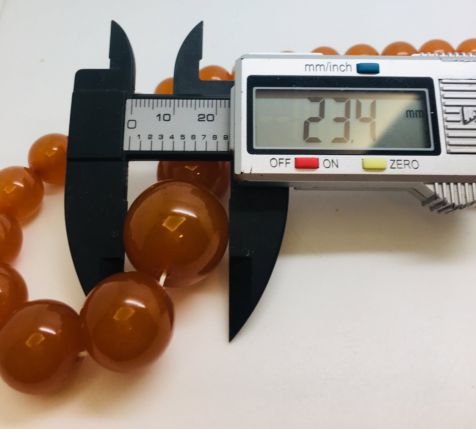 Staggering Unique Vintage Amber Necklace made from Round Amber beads - 4