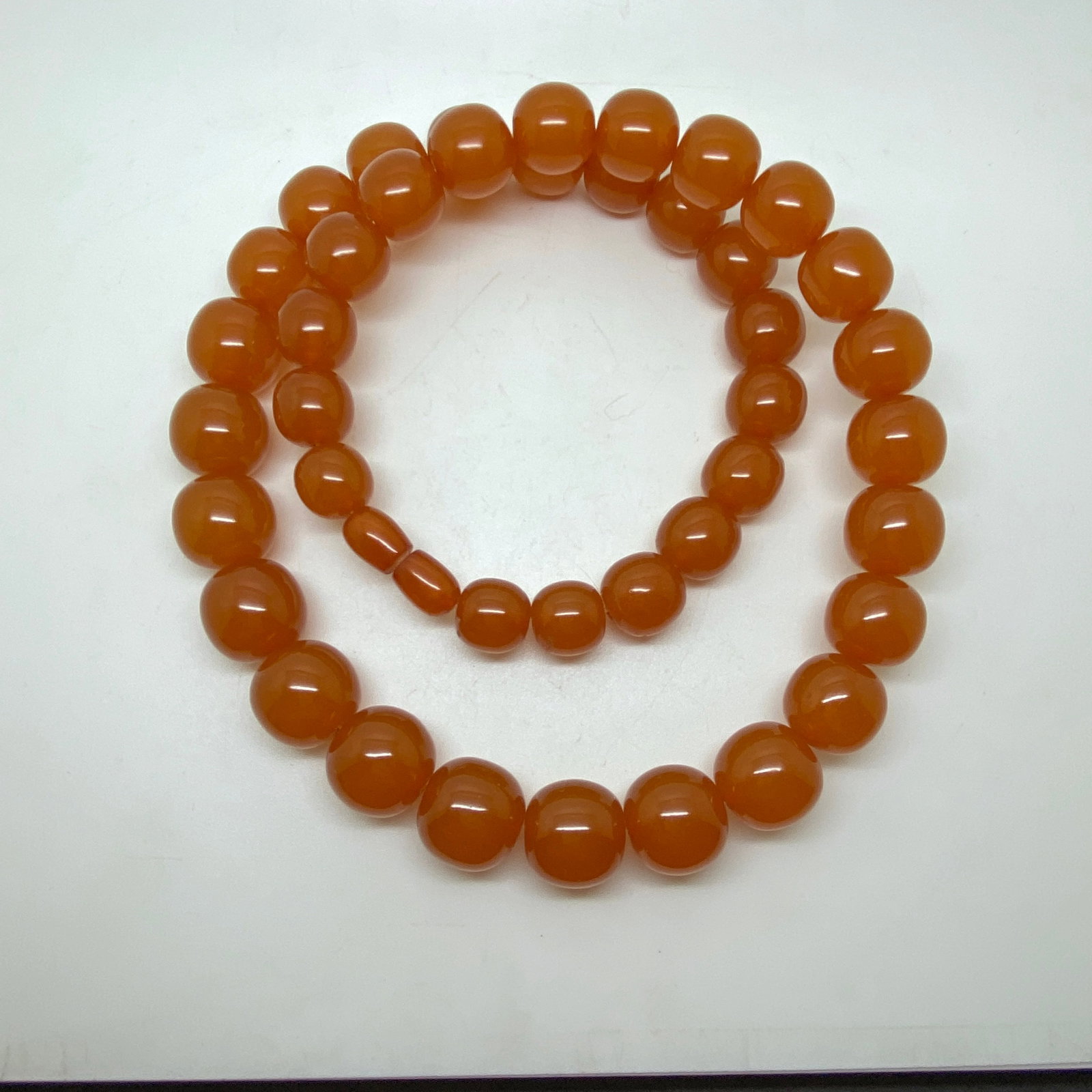 Grand Vintage Amber Necklace made from Round Amber beads - 4