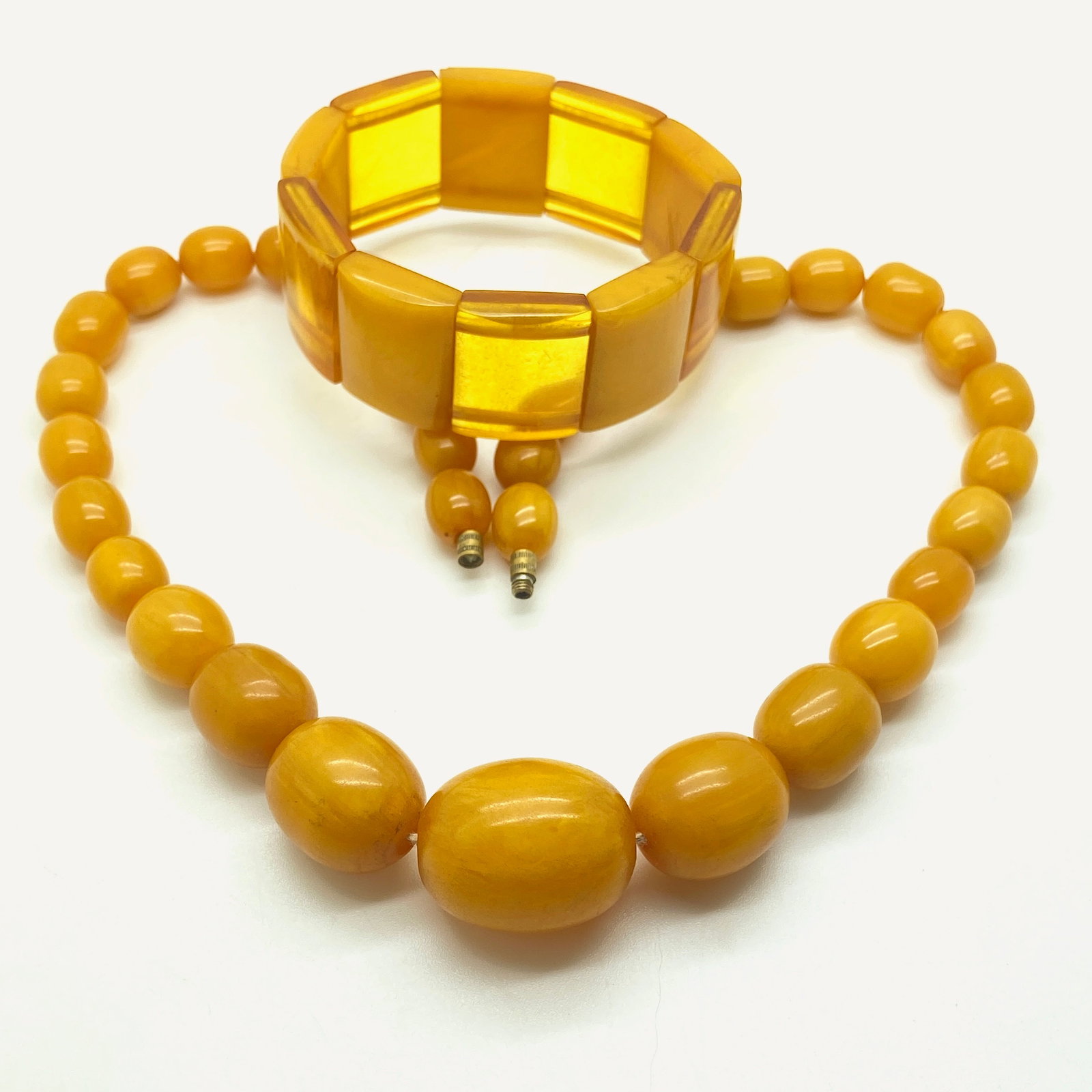 Alluring Vintage Bakelite Bracelet and Necklace set made from Olive shaped Bakelite beads - 2