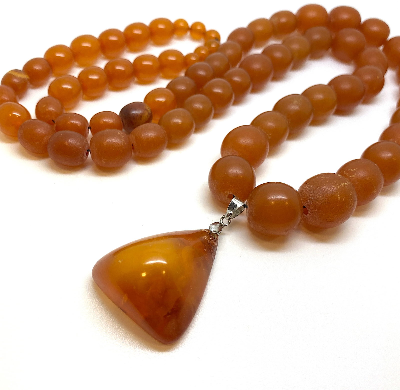 Marvellous Unique Vintage Amber Necklace made from Oval shaped Amber beads - 6