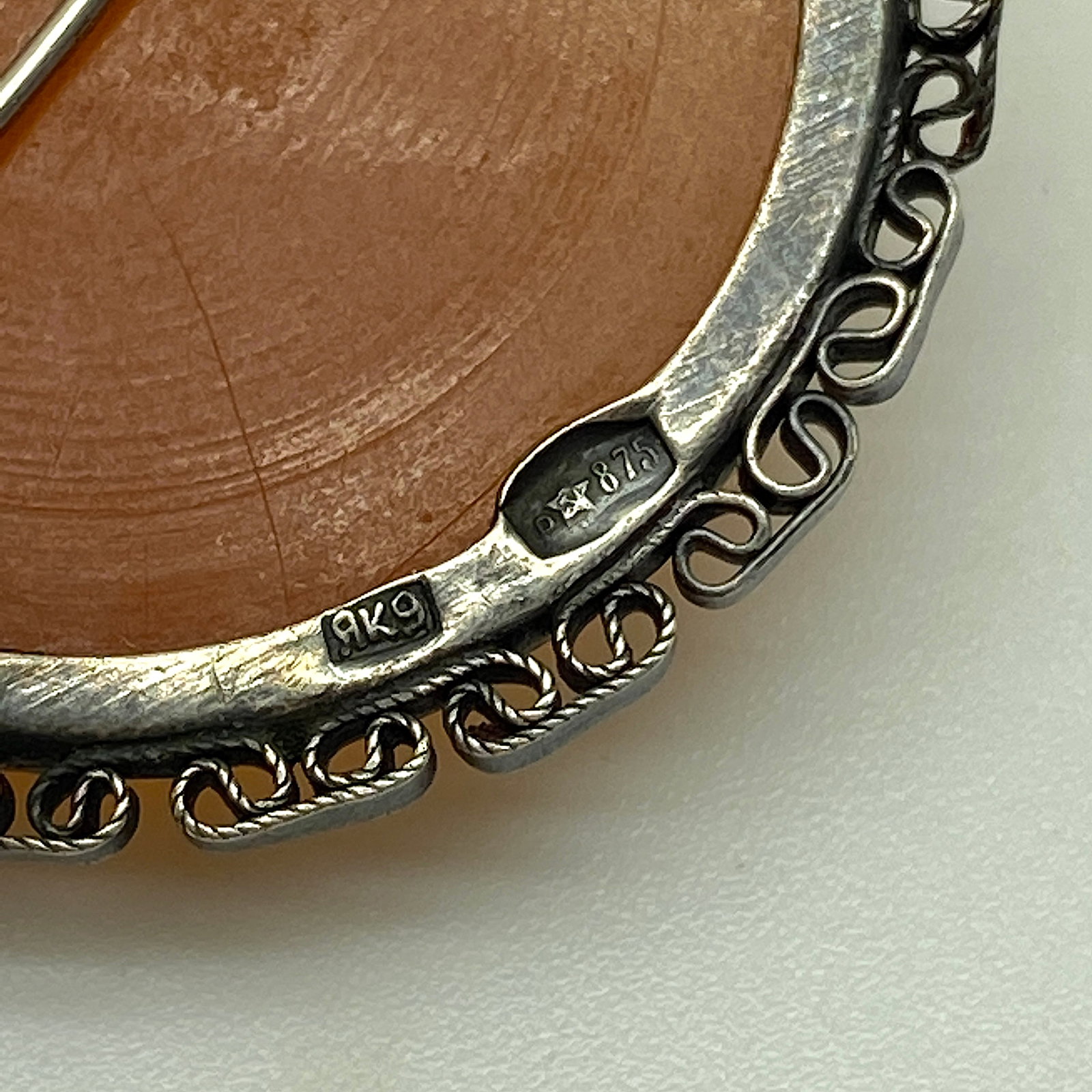 Alluring Vintage Amber Brooch - 2