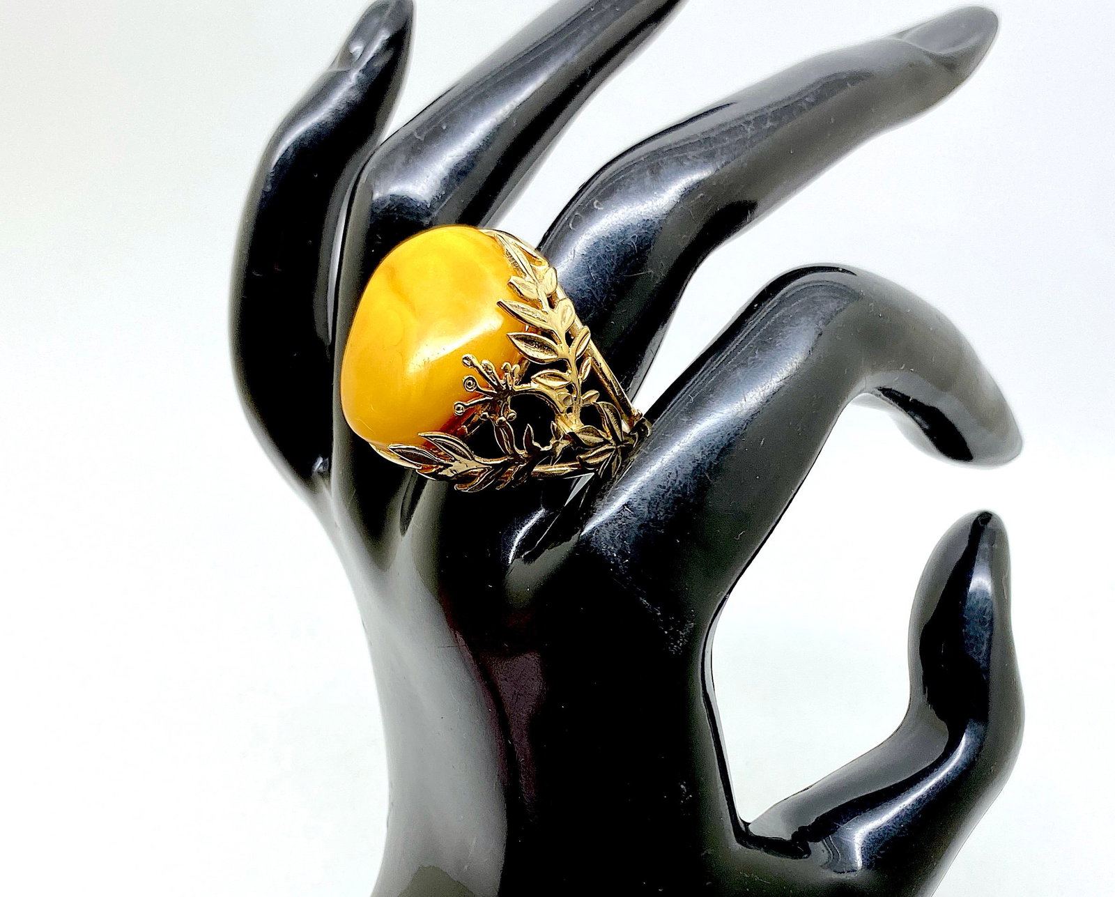 Unique and Amazing Amber Ring with Garnets - 8