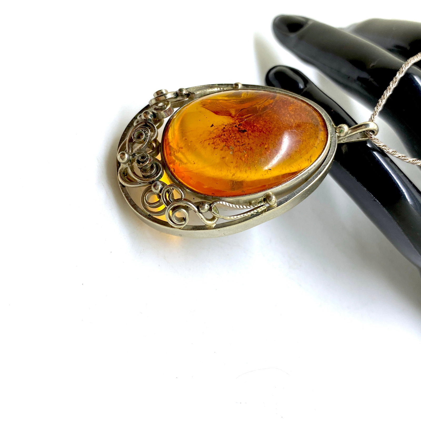 Stunning Vintage Amber Pendant with fly inclusion - 10