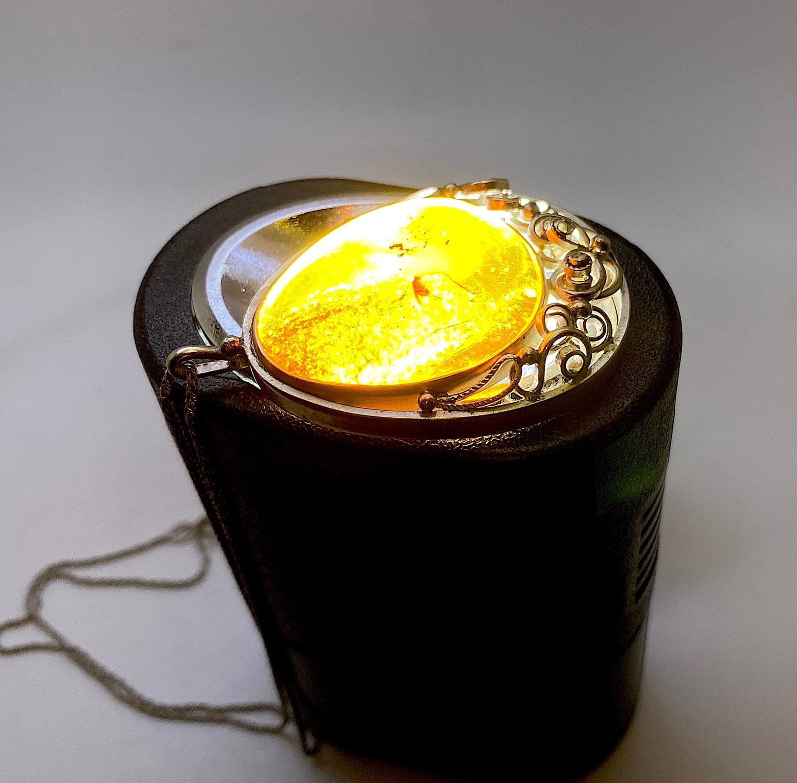 Stunning Vintage Amber Pendant with fly inclusion - 6