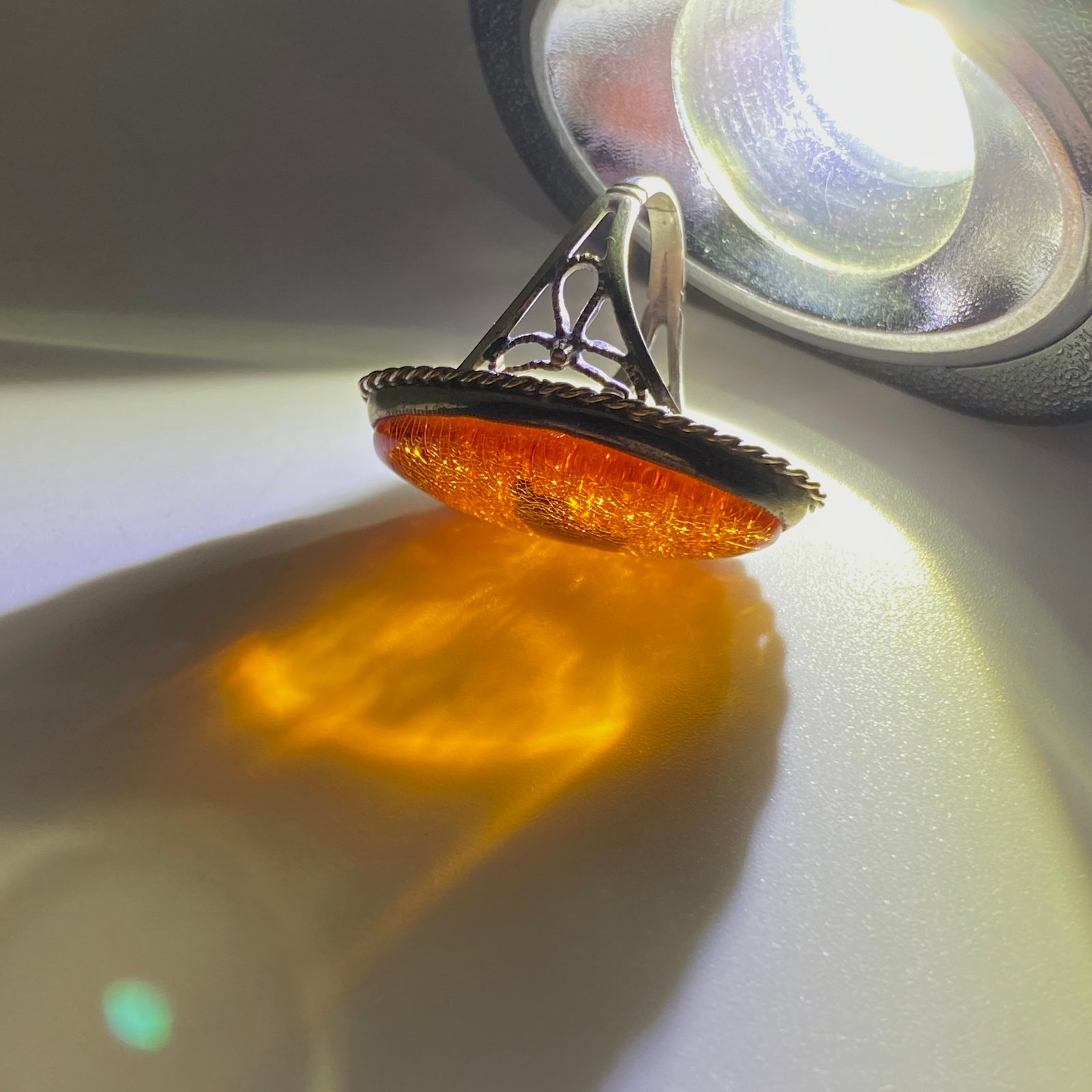 Splendid Unique Vintage Amber Ring - 4